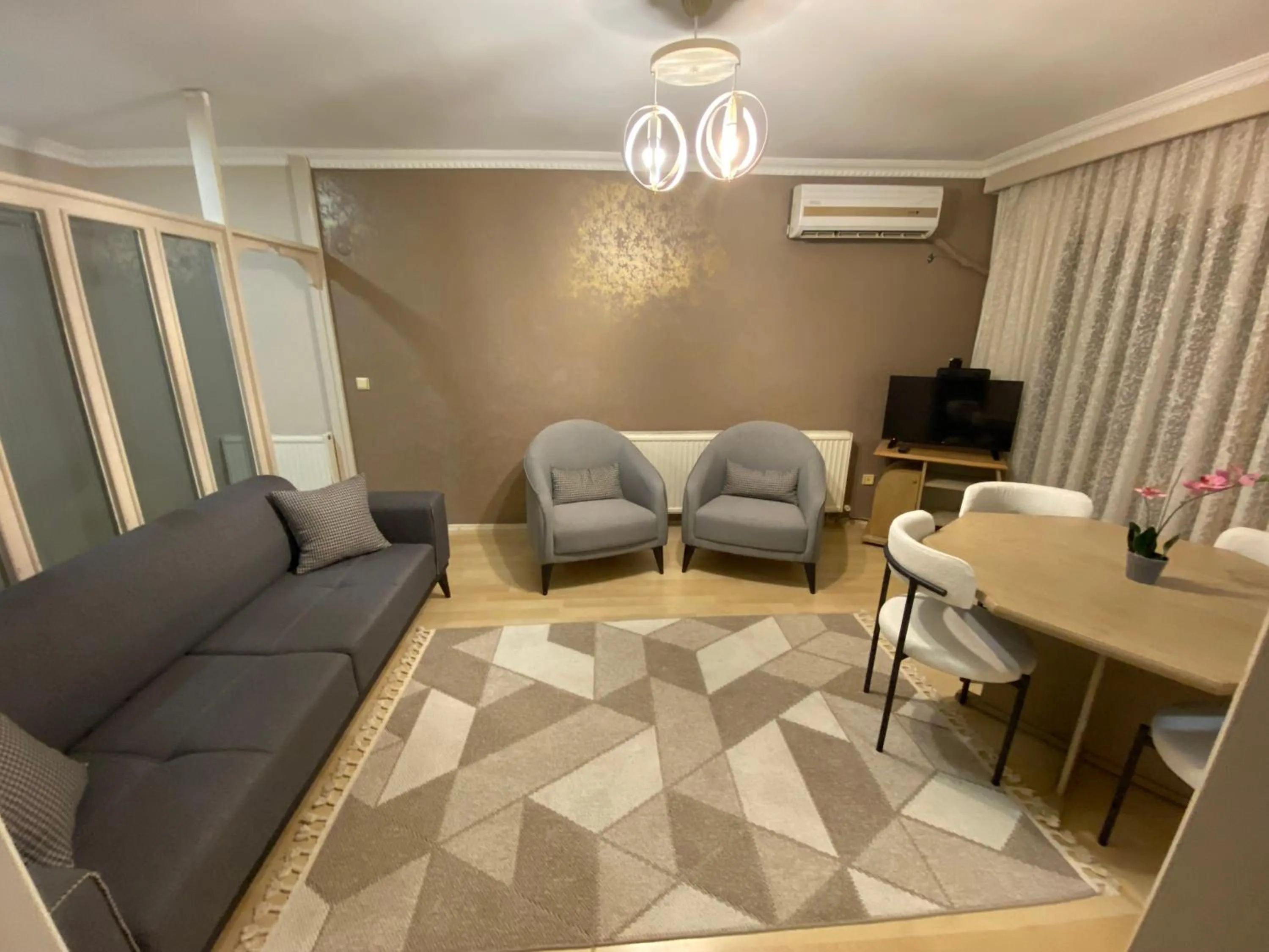 TV and multimedia in EVİM APART HOTEL