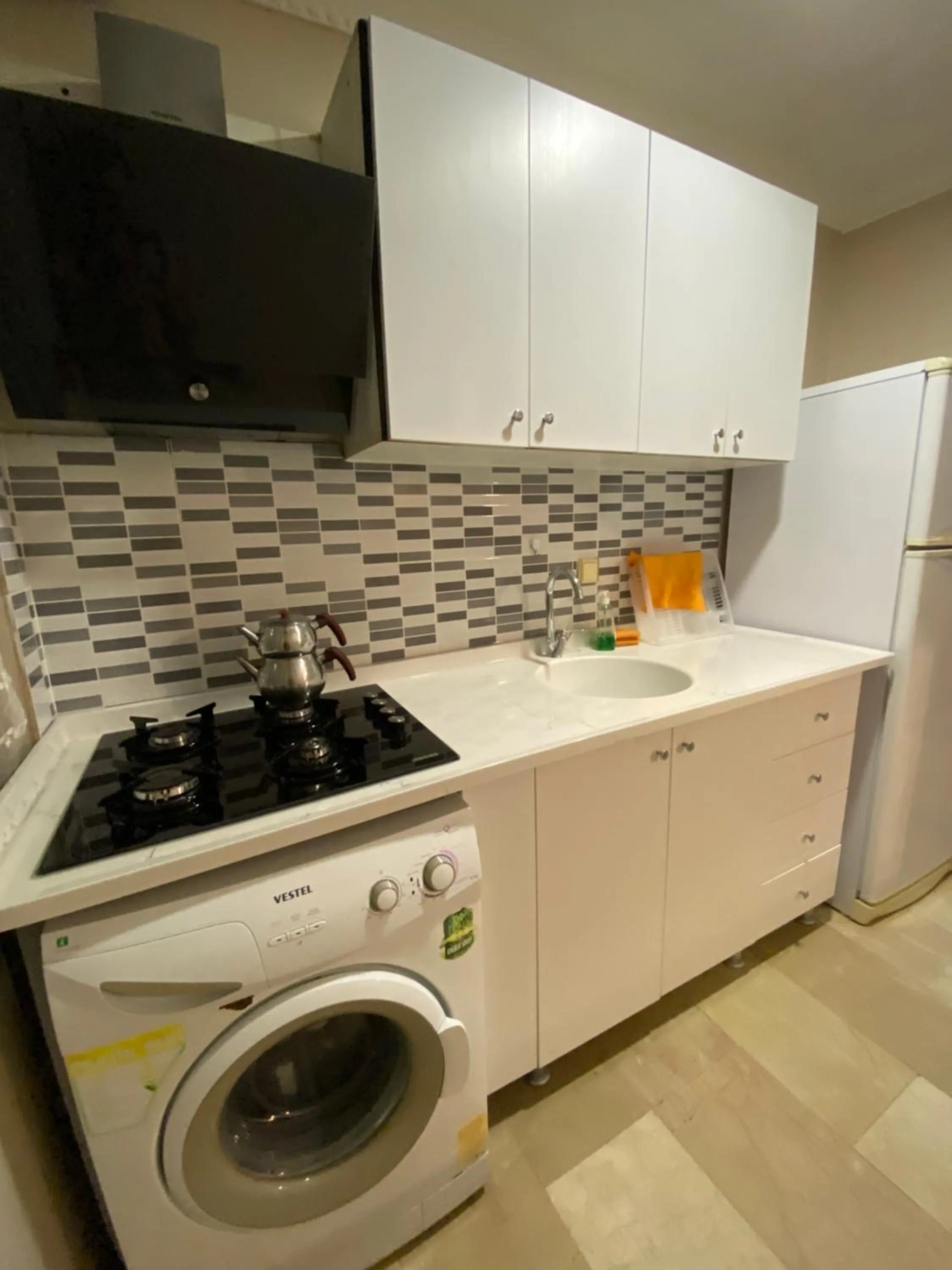 Kitchen or kitchenette in EVİM APART HOTEL