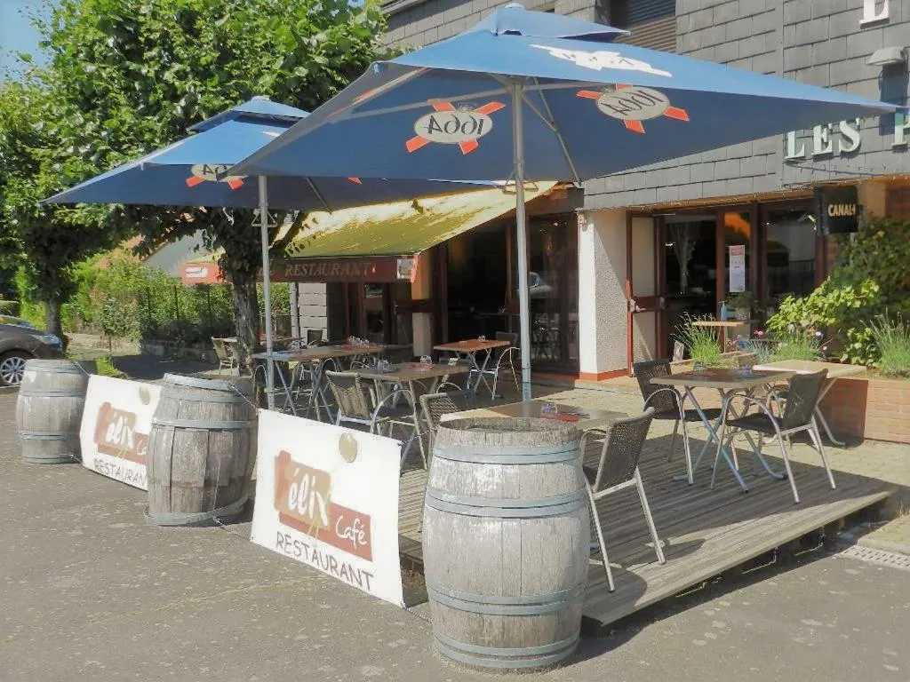 Patio in Logis Les Provinciales