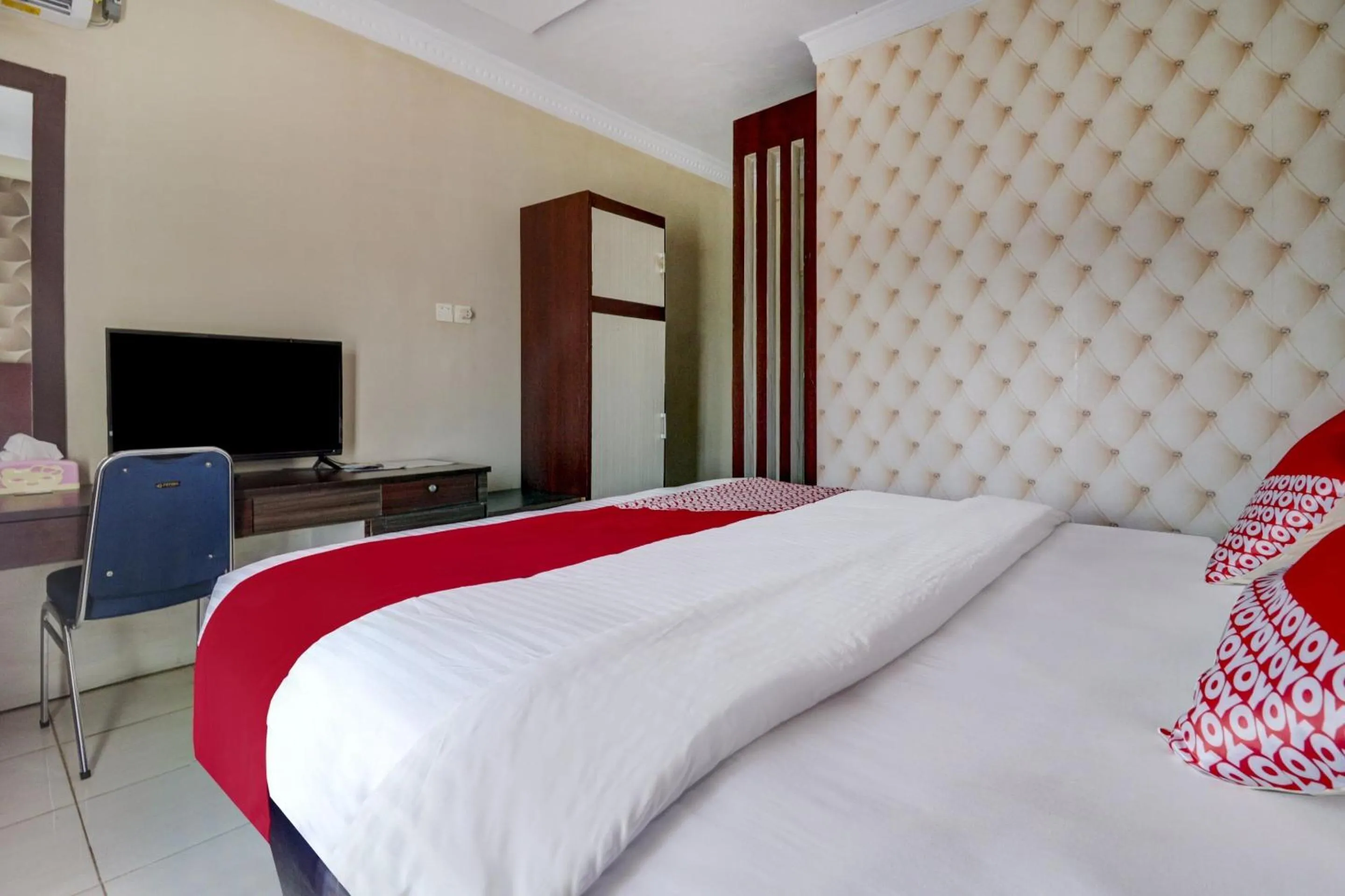 Bedroom in Collection O 90564 Hotel Merangin Syariah