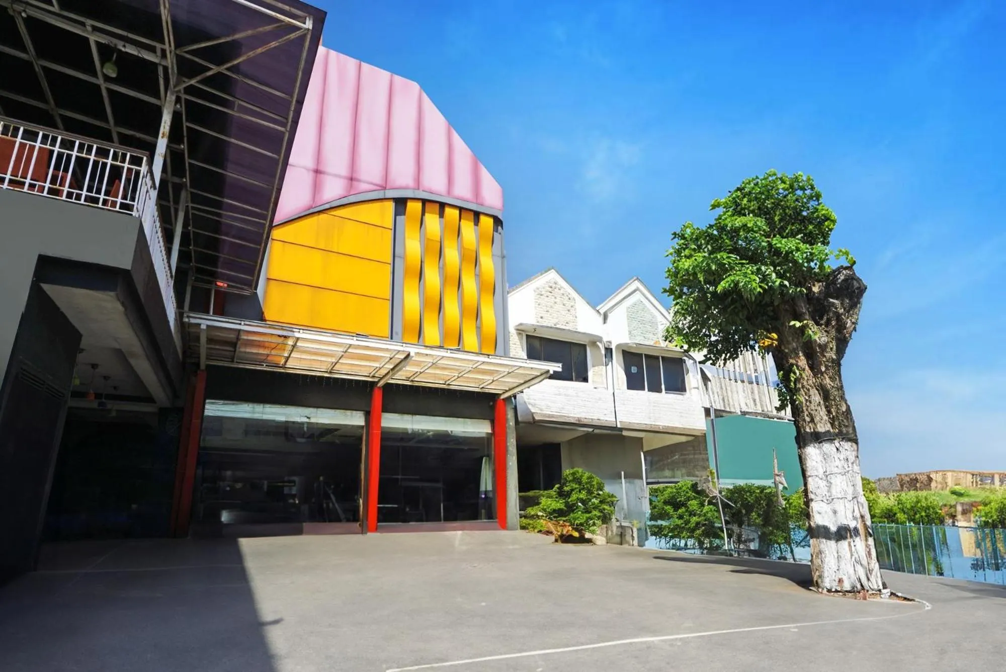 Property building in Townhouse Oak Malang near ITN Malang formerly Fariz Hotel Singosari