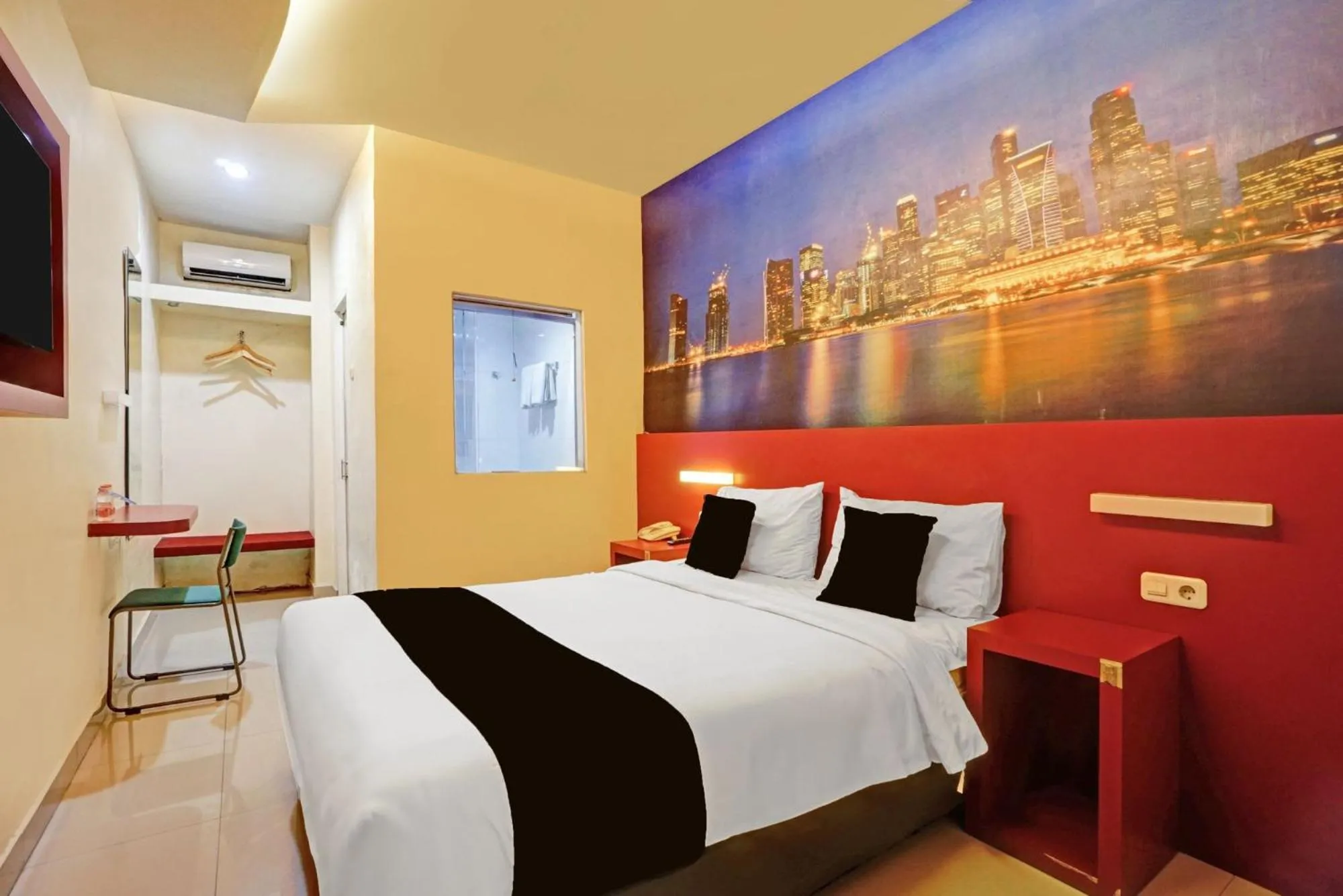 Bedroom, Bed in Townhouse Oak Malang near ITN Malang formerly Fariz Hotel Singosari