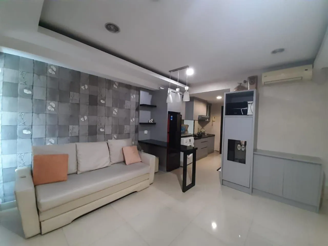 Seating area in Cozy Tamansari Hive Cawang by Bonzela Property