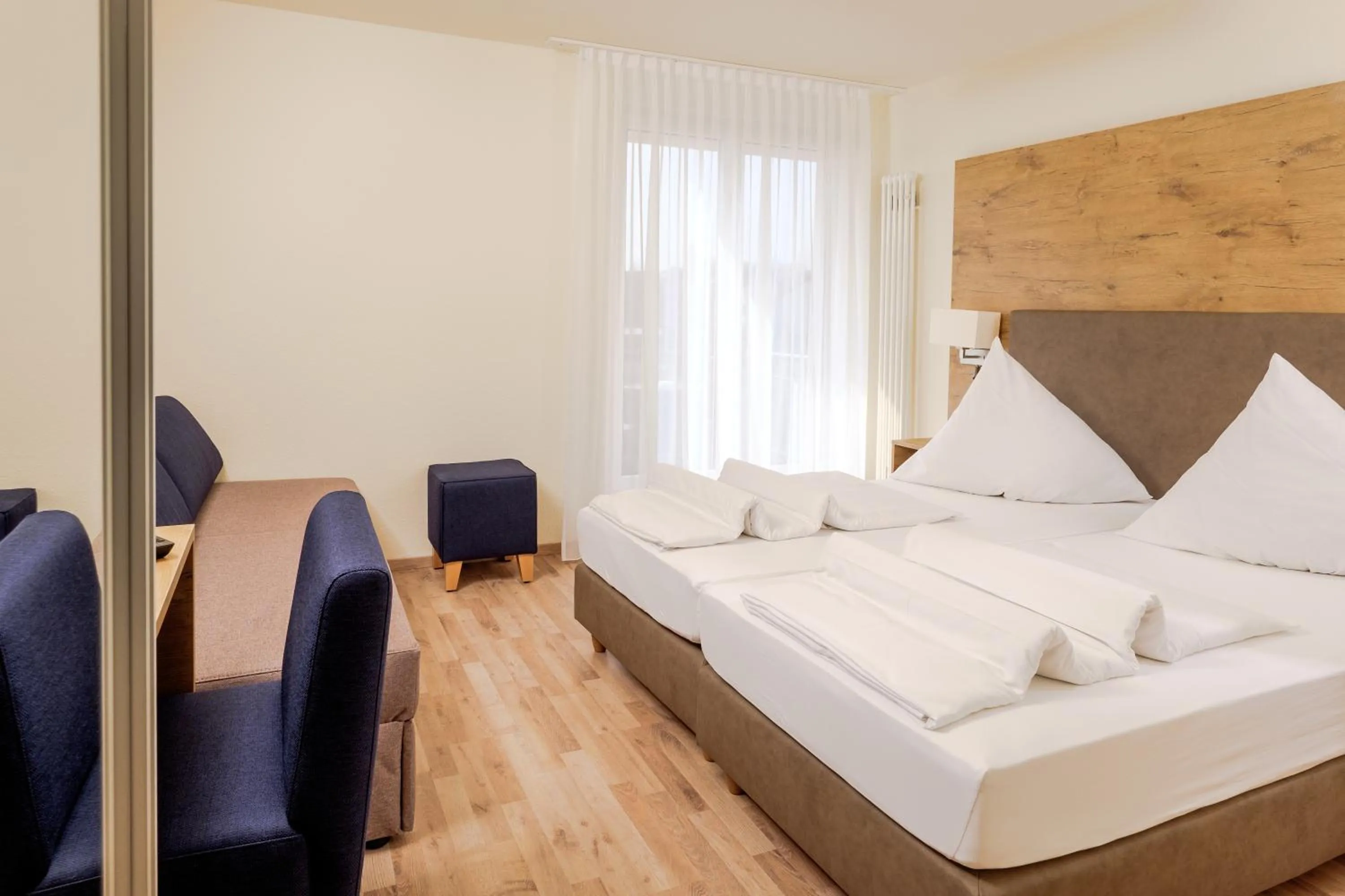 Photo of the whole room, Bed in Hotel Mythos