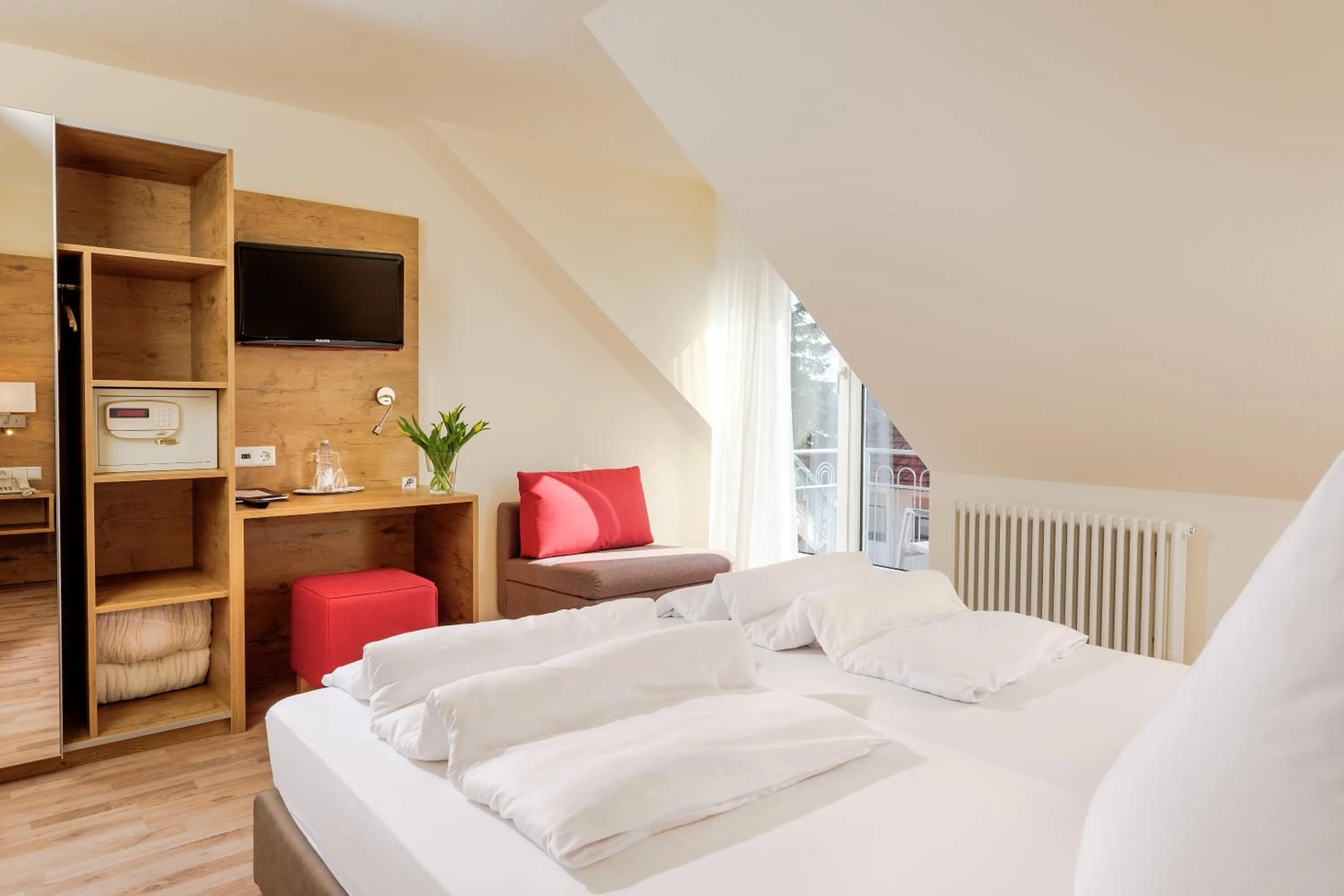 Photo of the whole room, Bed in Hotel Mythos