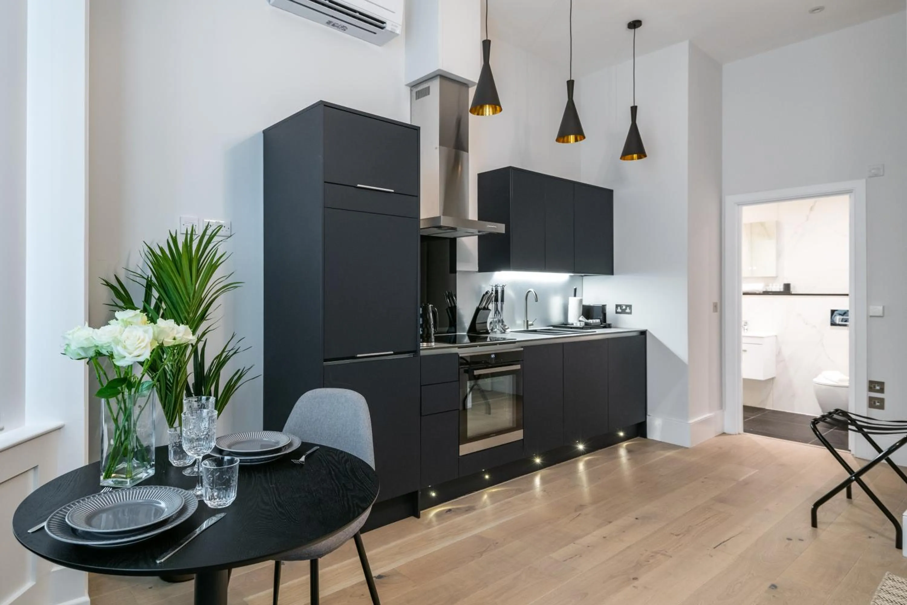 Bathroom in No. 2 Queensberry Place by Stayo