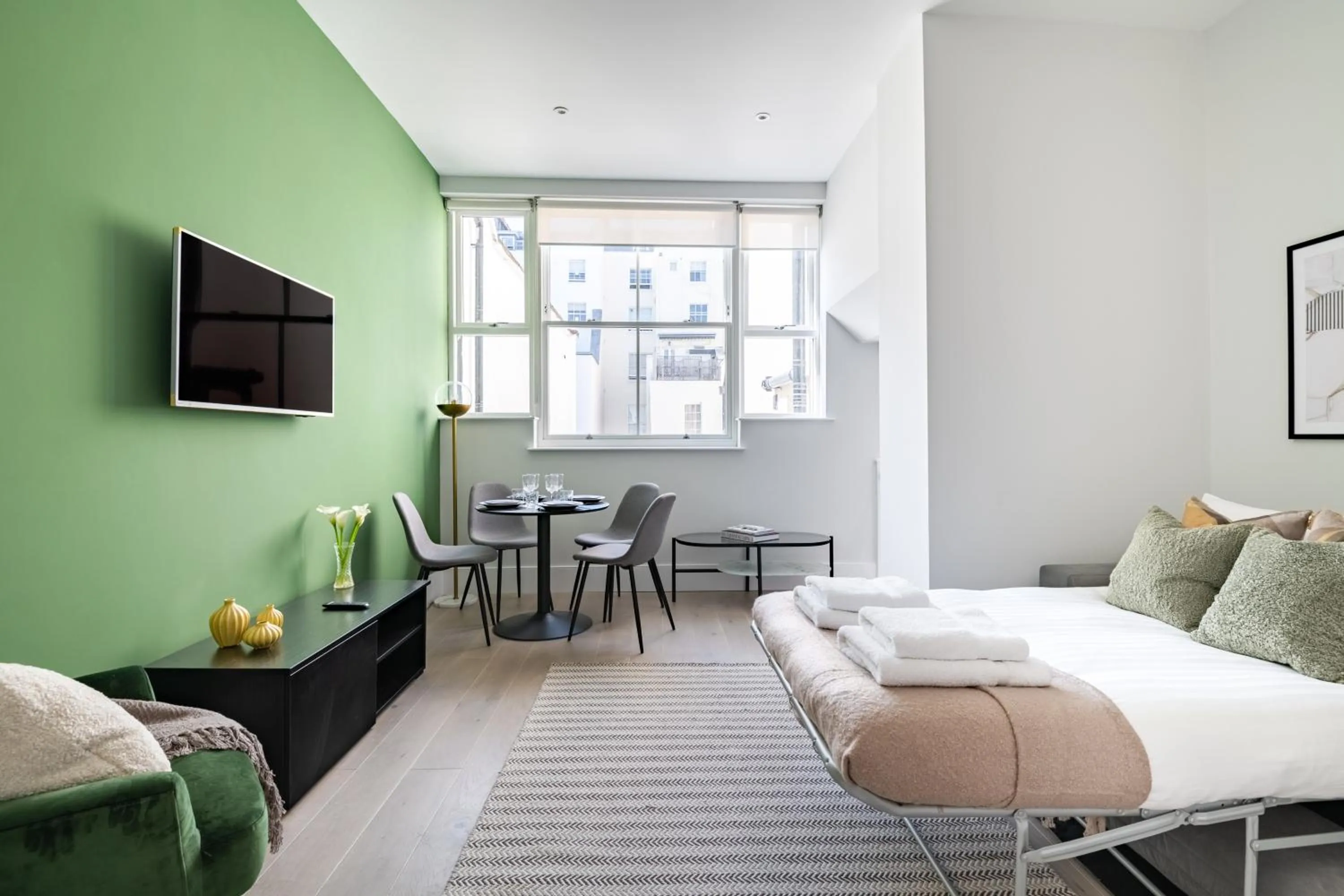 TV and multimedia in No. 2 Queensberry Place by Stayo