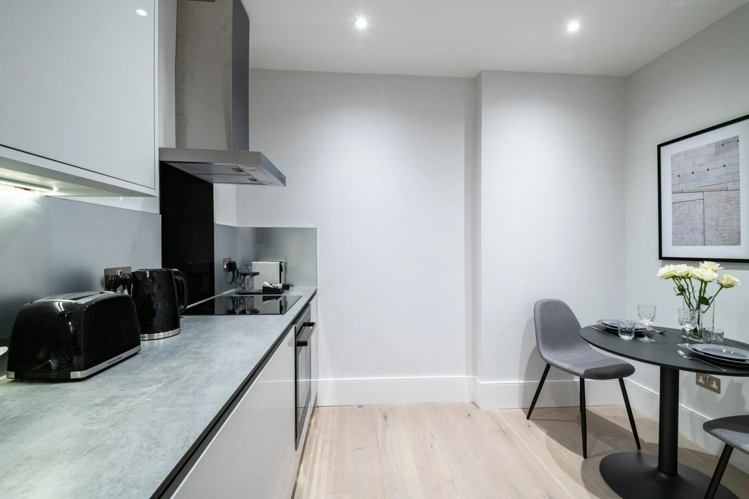 Kitchen or kitchenette in No. 2 Queensberry Place by Stayo
