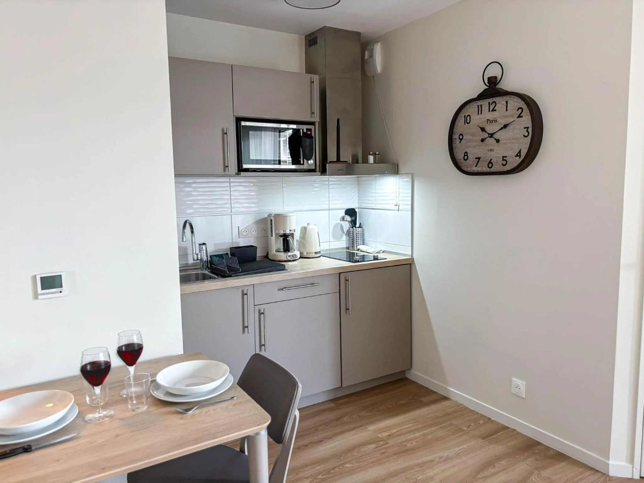 Kitchen or kitchenette in Les Boréales - Appart'hotel & Restaurant