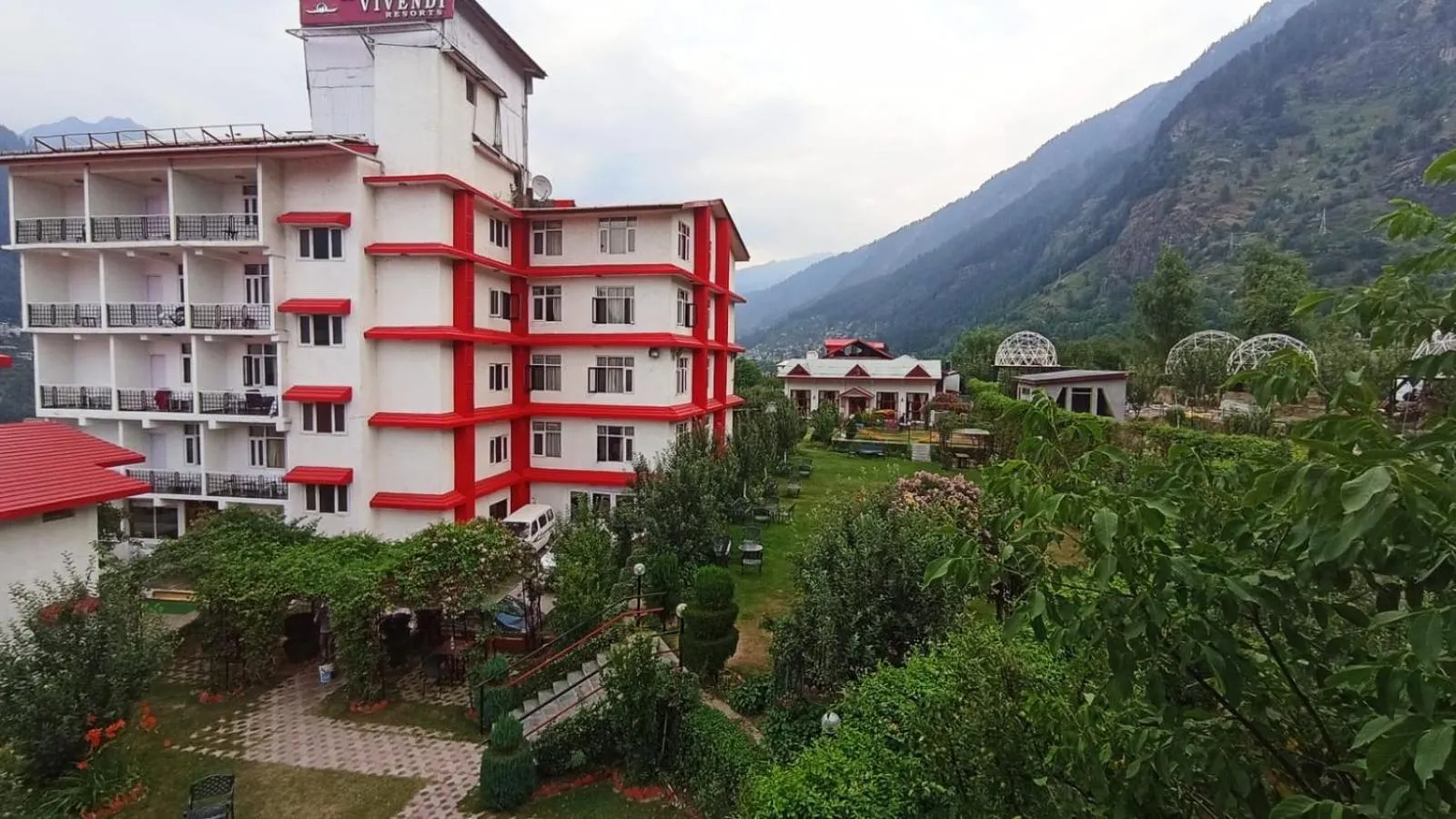 Property building in De Vivendi Resorts, Manali with 35000 Sqft Open Lawn