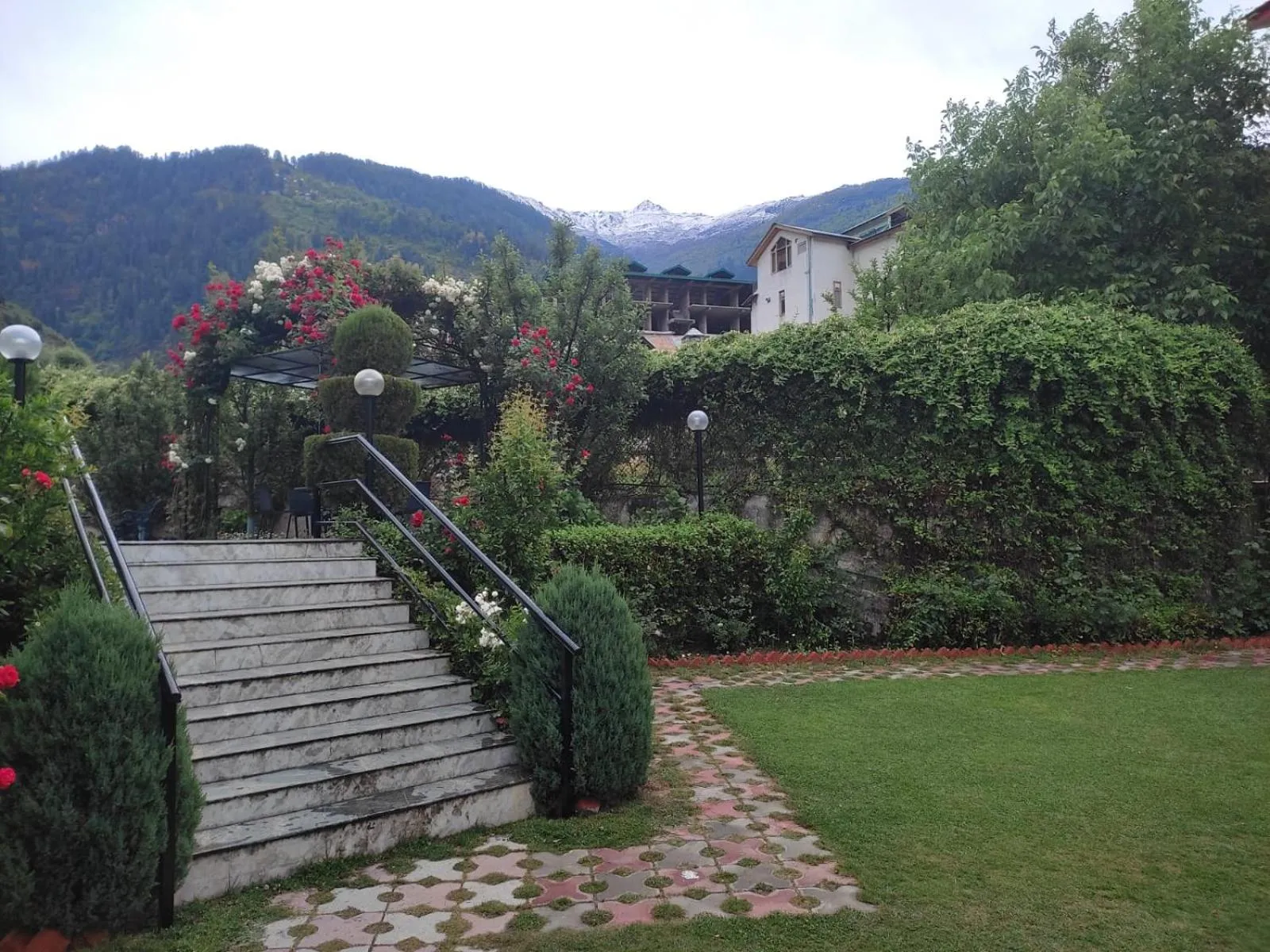 Garden in De Vivendi Resorts, Manali with 35000 Sqft Open Lawn