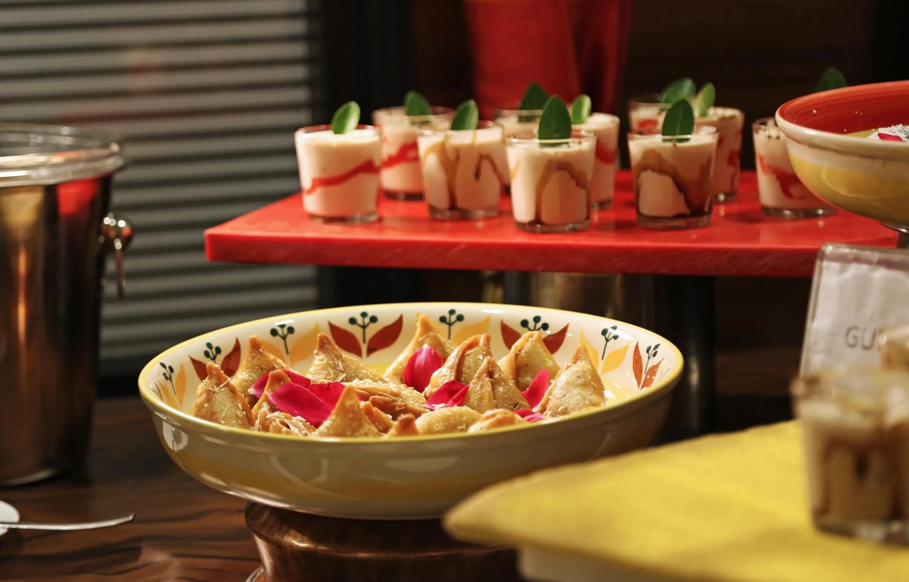 Food and drinks in De Vivendi Resorts, Manali with 35000 Sqft Open Lawn