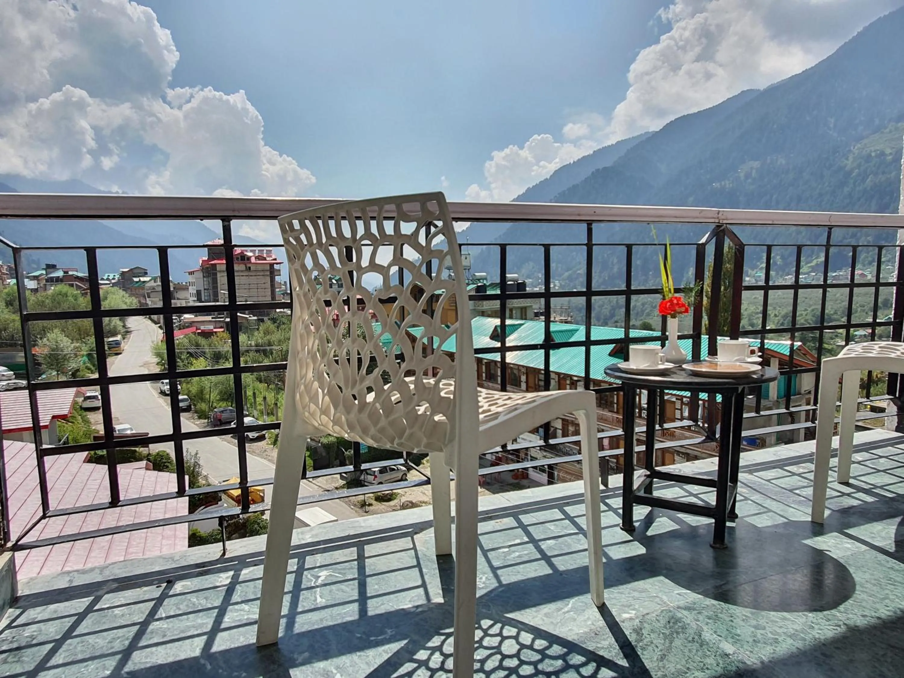 Balcony/Terrace in De Vivendi Resorts, Manali with 35000 Sqft Open Lawn