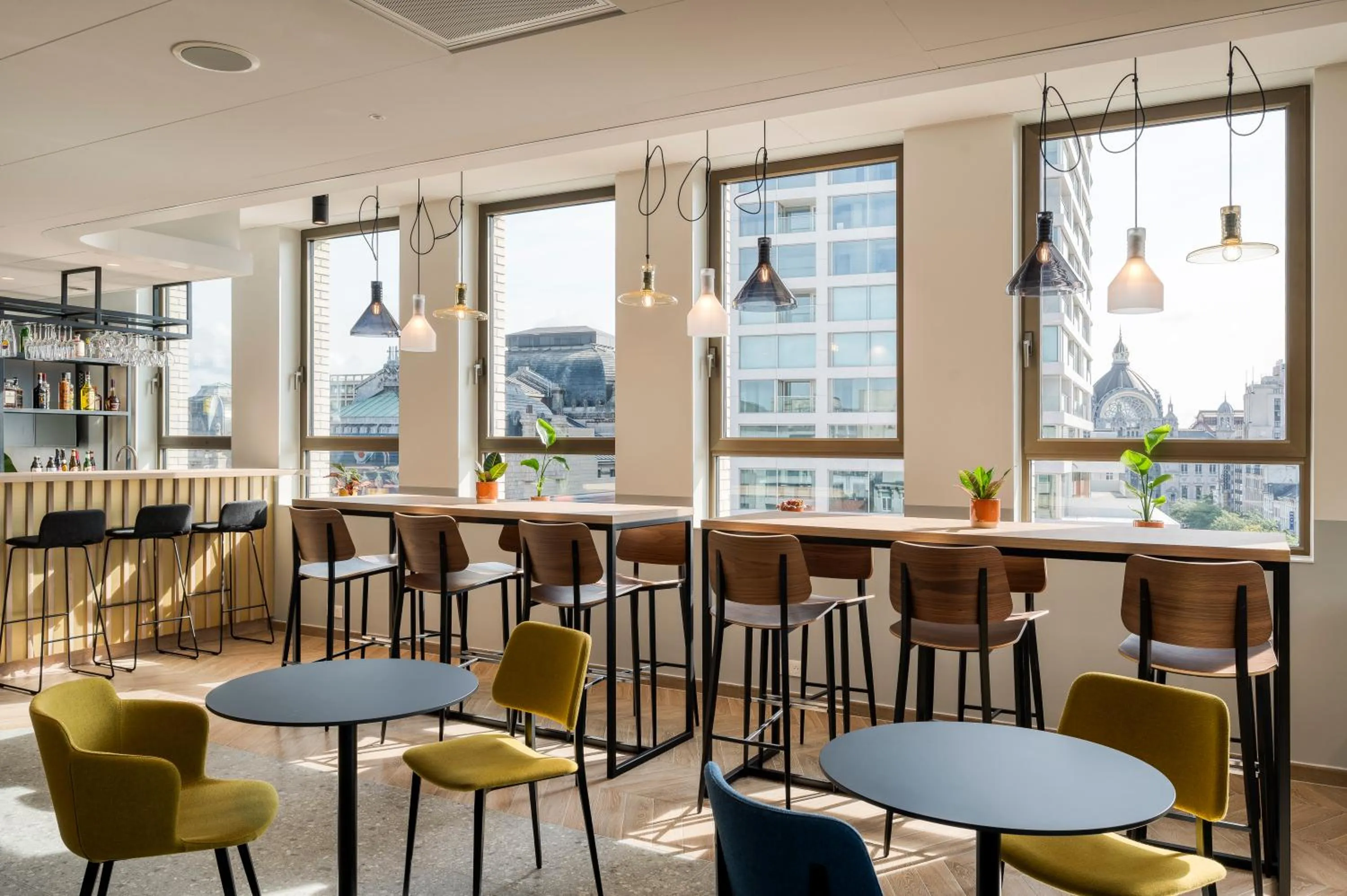 Lounge or bar in B&B HOTEL Antwerpen Centrum