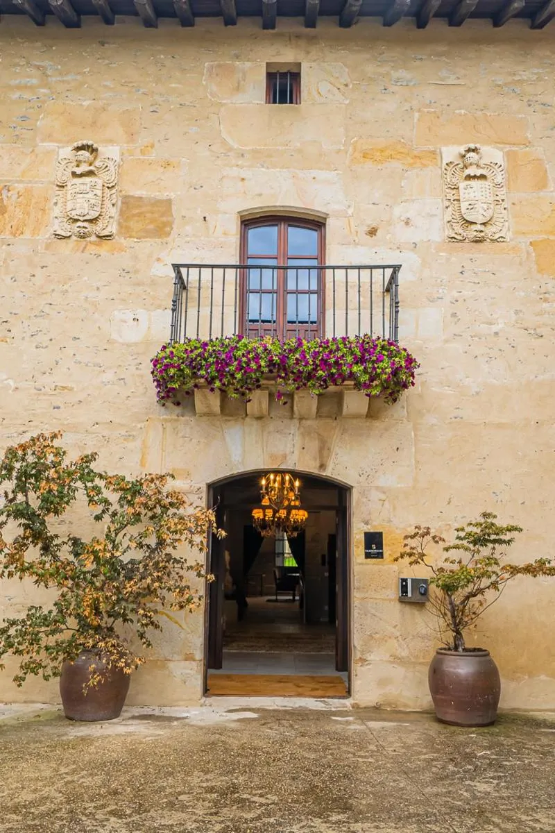 Facade/entrance in Hotel Palacio De Luko