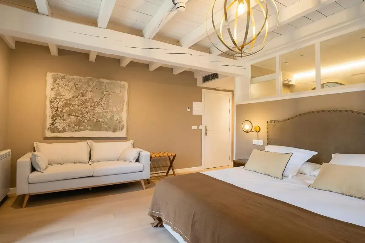 Superior Double Room in Hotel Palacio De Luko Superior Double Room in Hotel Palacio De Luko