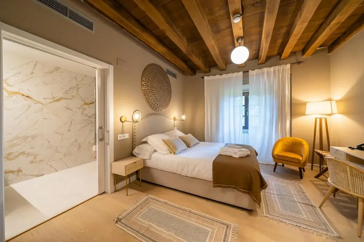 Superior Double Room in Hotel Palacio De Luko Superior Double Room in Hotel Palacio De Luko