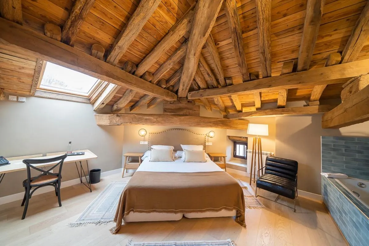 Bed in Hotel Palacio De Luko