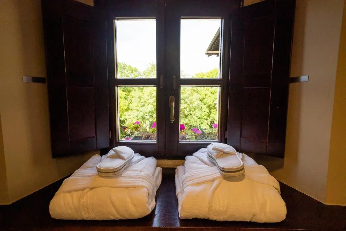 Deluxe Suite in Hotel Palacio De Luko Deluxe Suite in Hotel Palacio De Luko