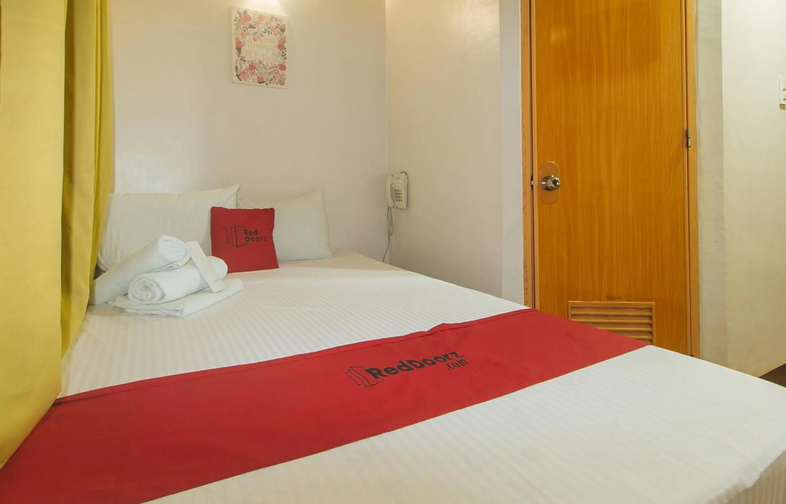 Bedroom, Bed in RedDoorz near EDSA Camp Crame