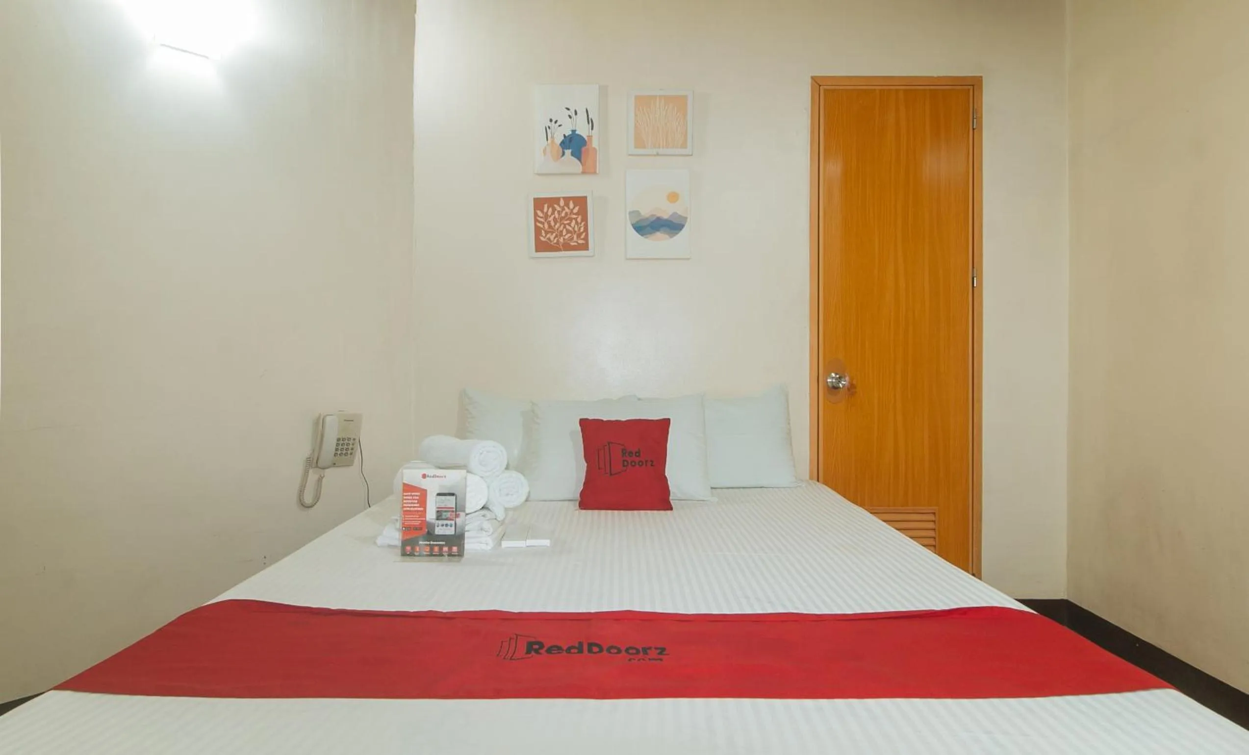 Bed in RedDoorz near EDSA Camp Crame