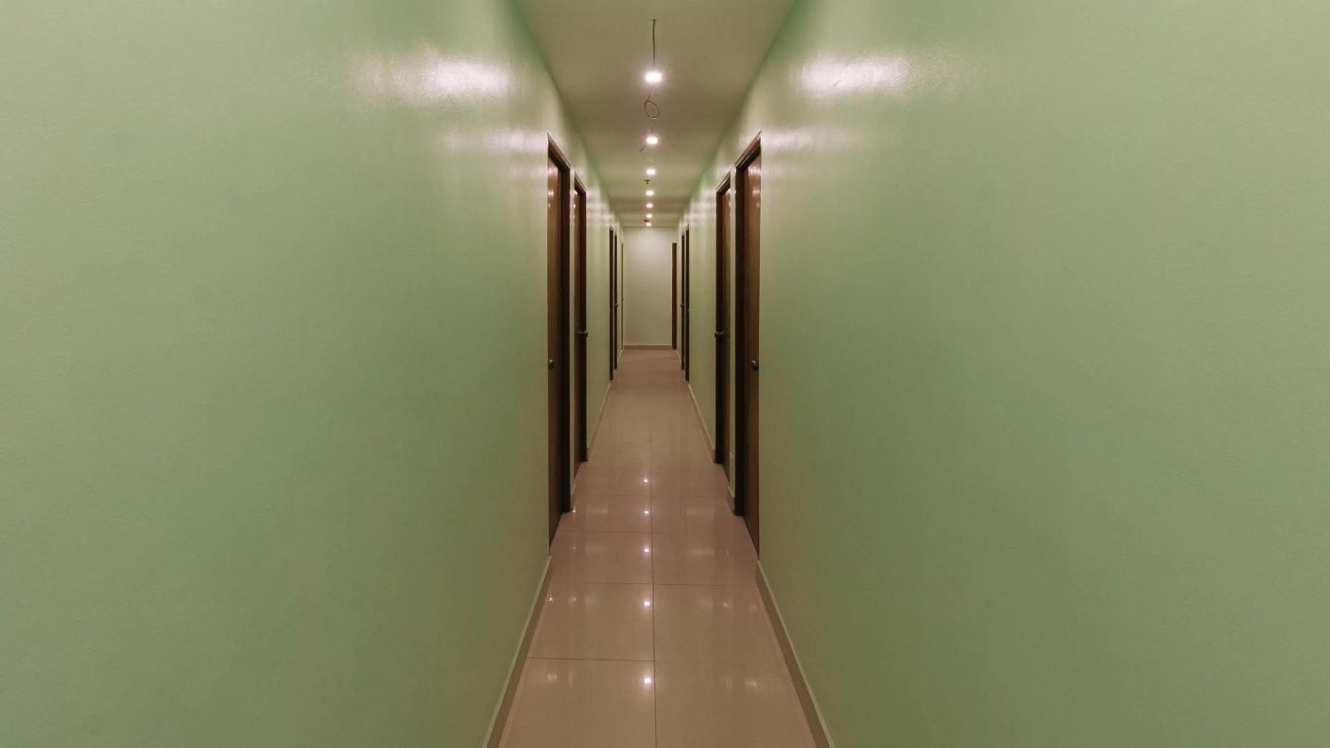 Area and facilities in RedDoorz near EDSA Camp Crame