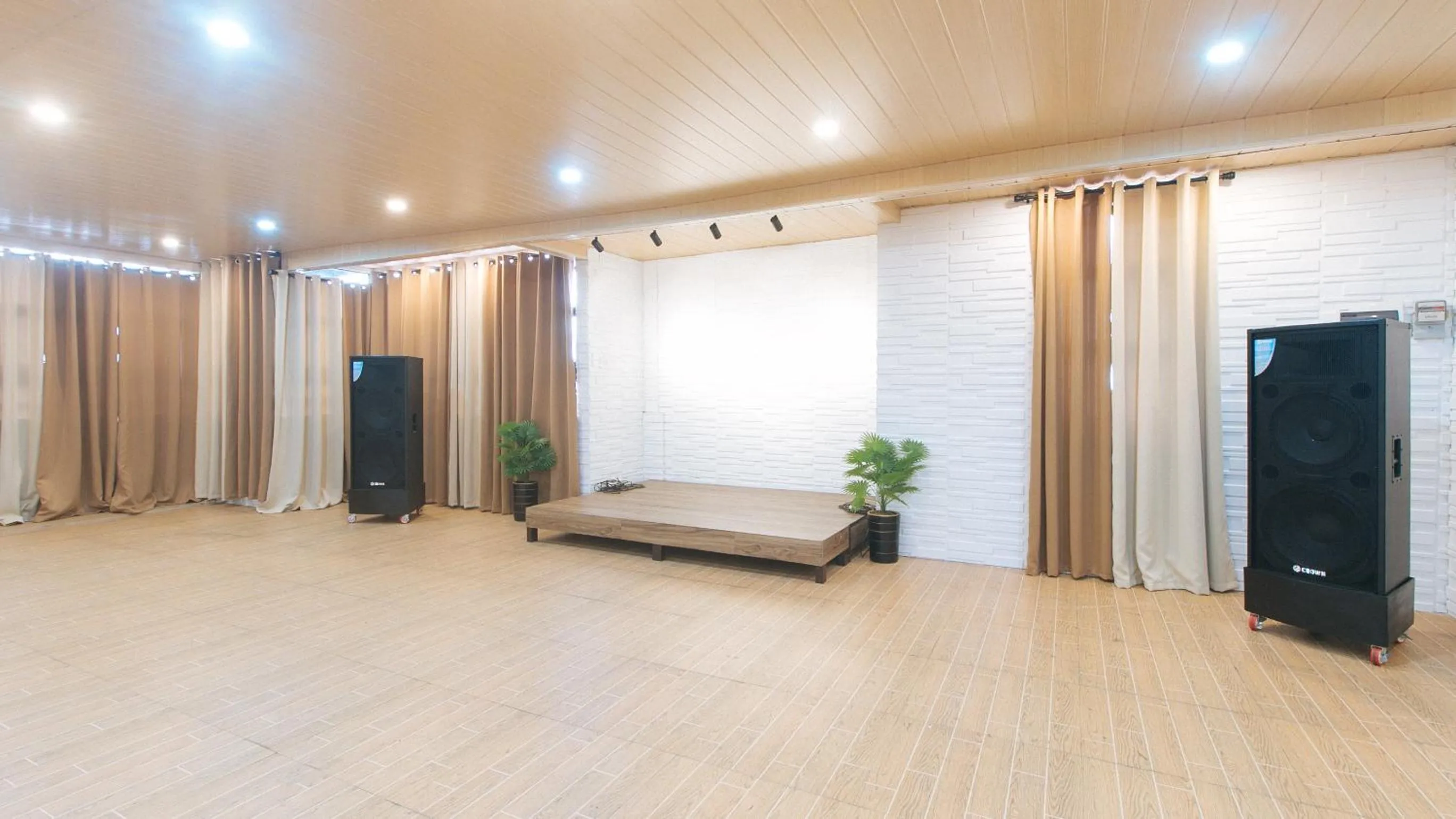 Meeting/conference room in RedDoorz at RJs Bldg near Lyceum Gen Trias Cavite