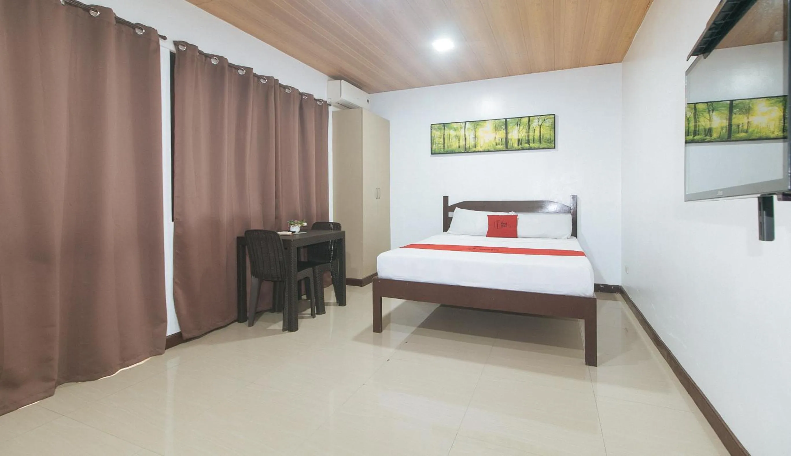 Bedroom, Bed in RedDoorz at RJs Bldg near Lyceum Gen Trias Cavite