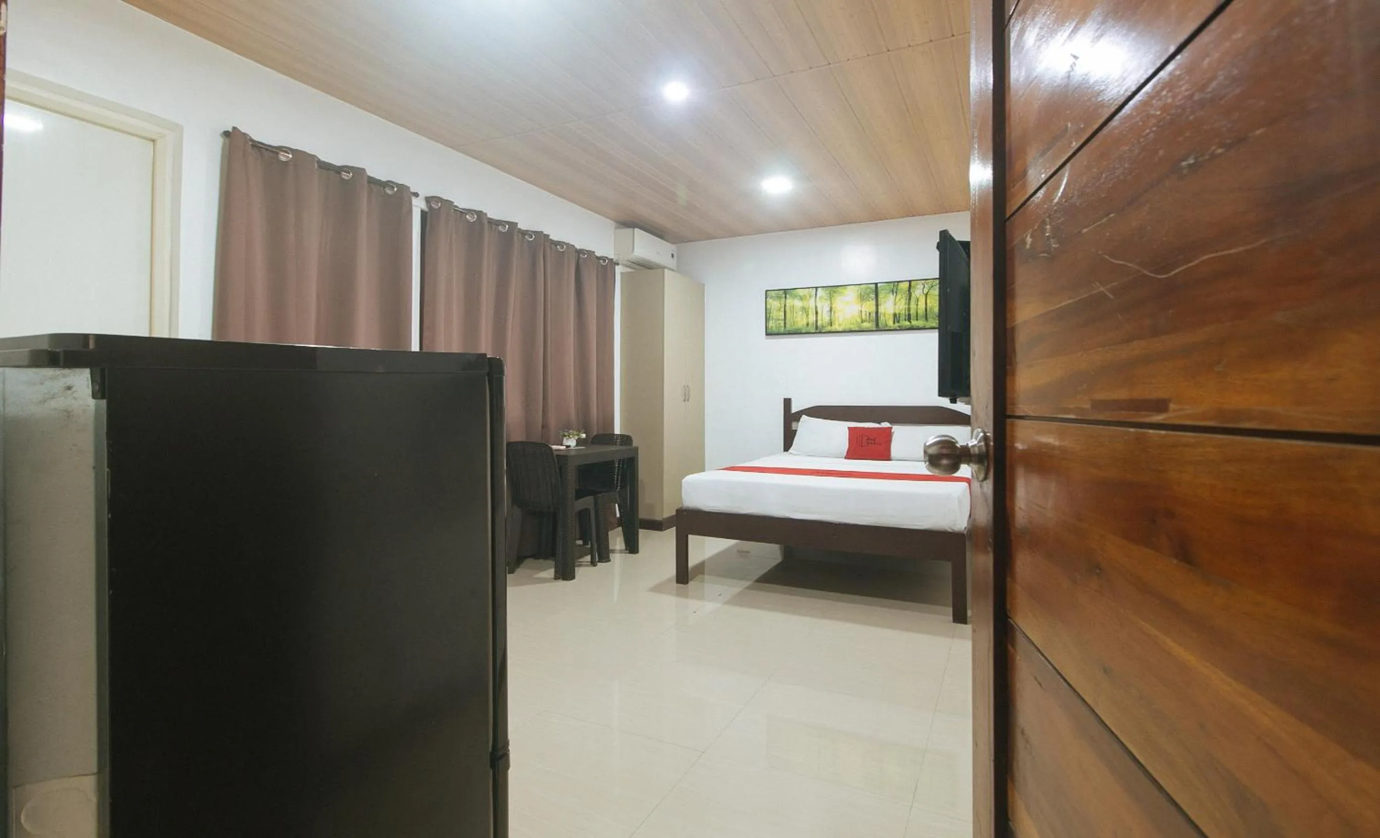 Bed in RedDoorz at RJs Bldg near Lyceum Gen Trias Cavite