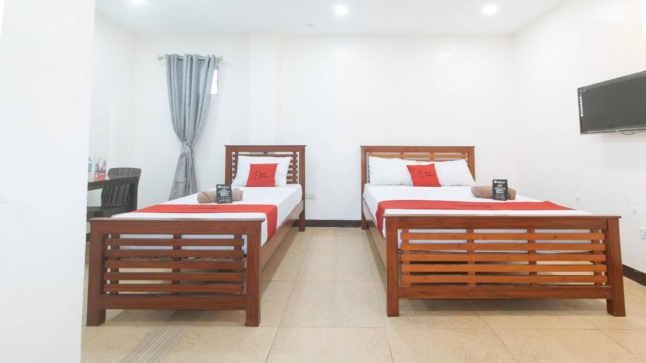 TV and multimedia, Bed in RedDoorz at RJs Bldg near Lyceum Gen Trias Cavite