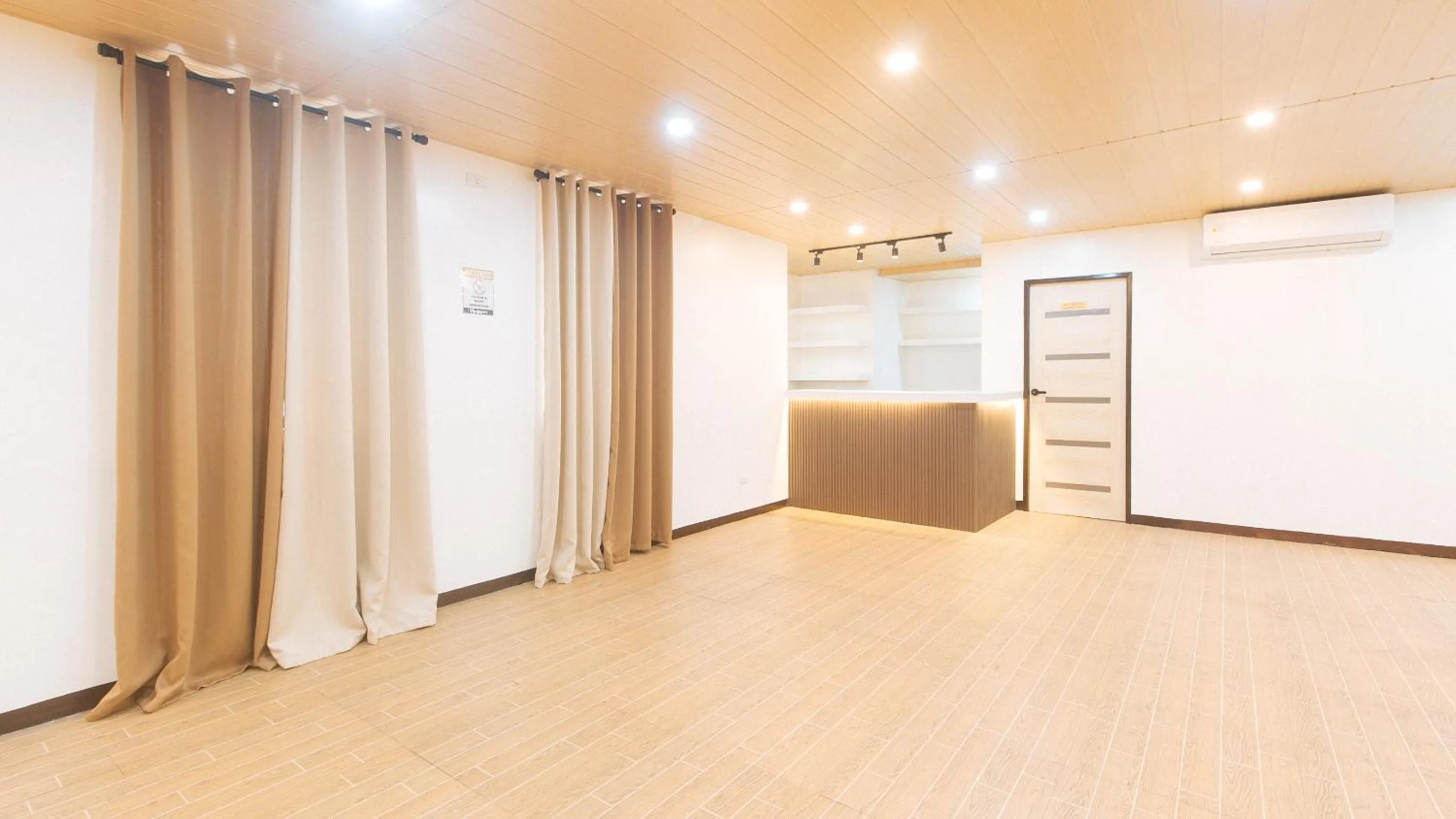 Meeting/conference room in RedDoorz at RJs Bldg near Lyceum Gen Trias Cavite