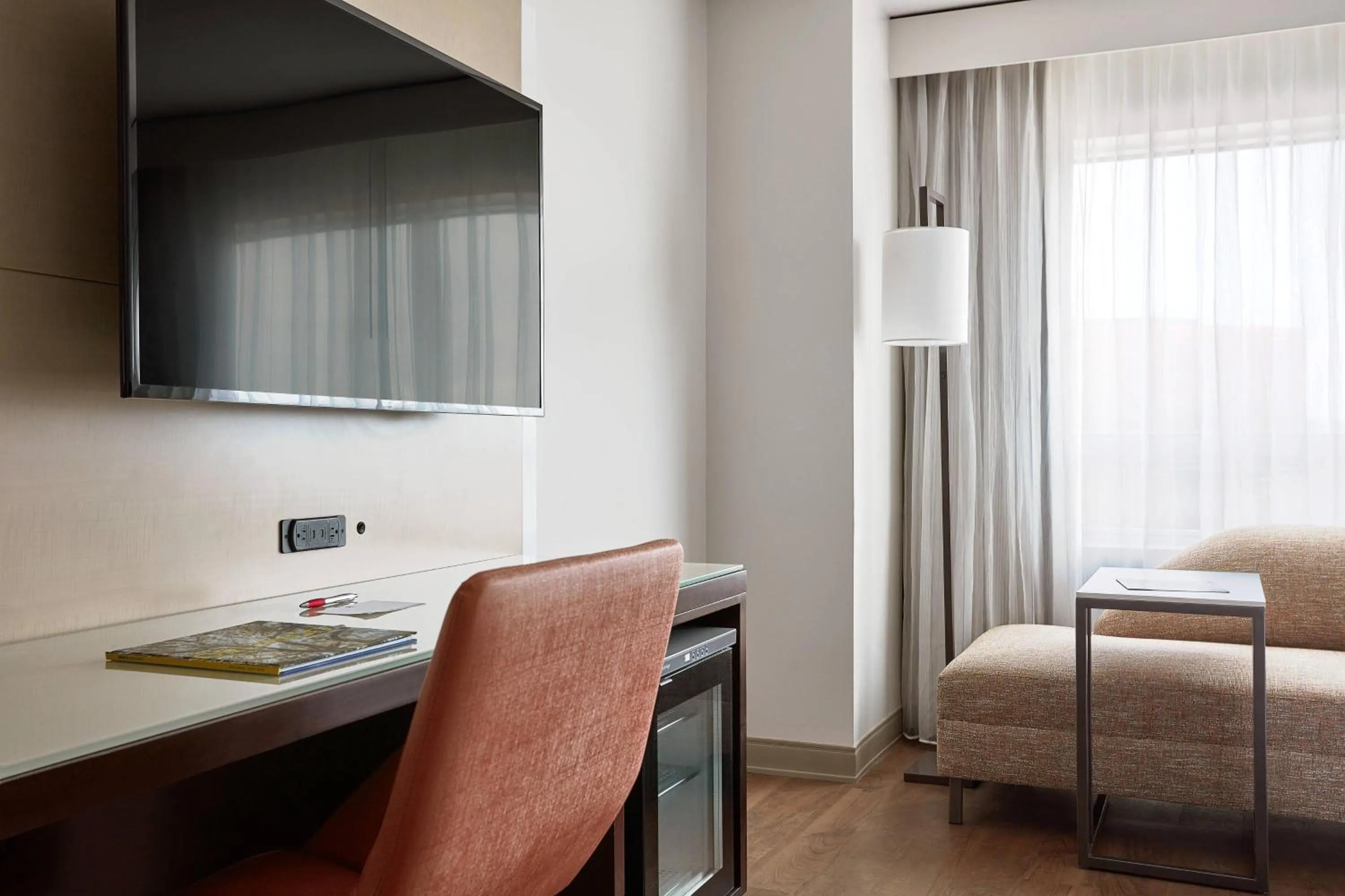 Photo of the whole room in Marriott Orlando Downtown