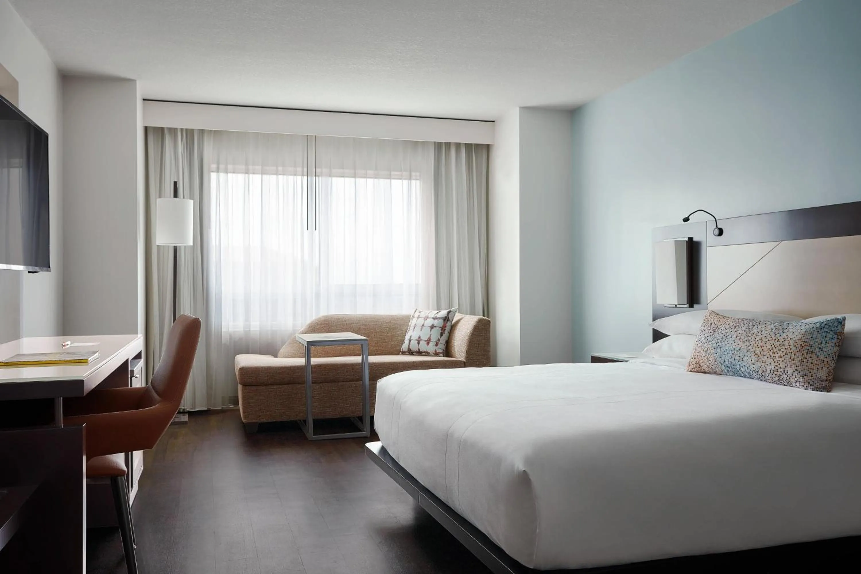 Photo of the whole room, Bed in Marriott Orlando Downtown