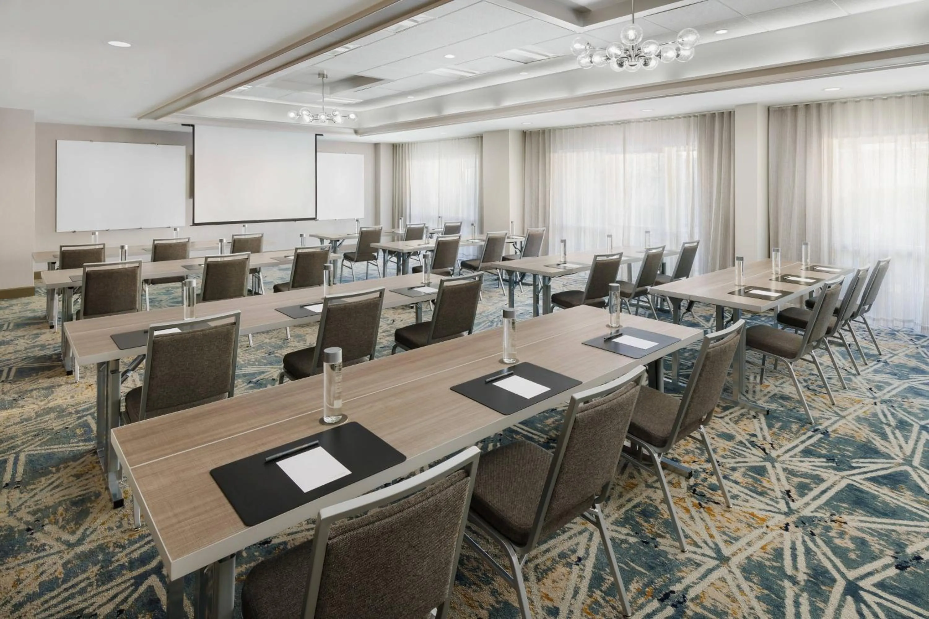 Meeting/conference room in Courtyard by Marriott Orlando Downtown