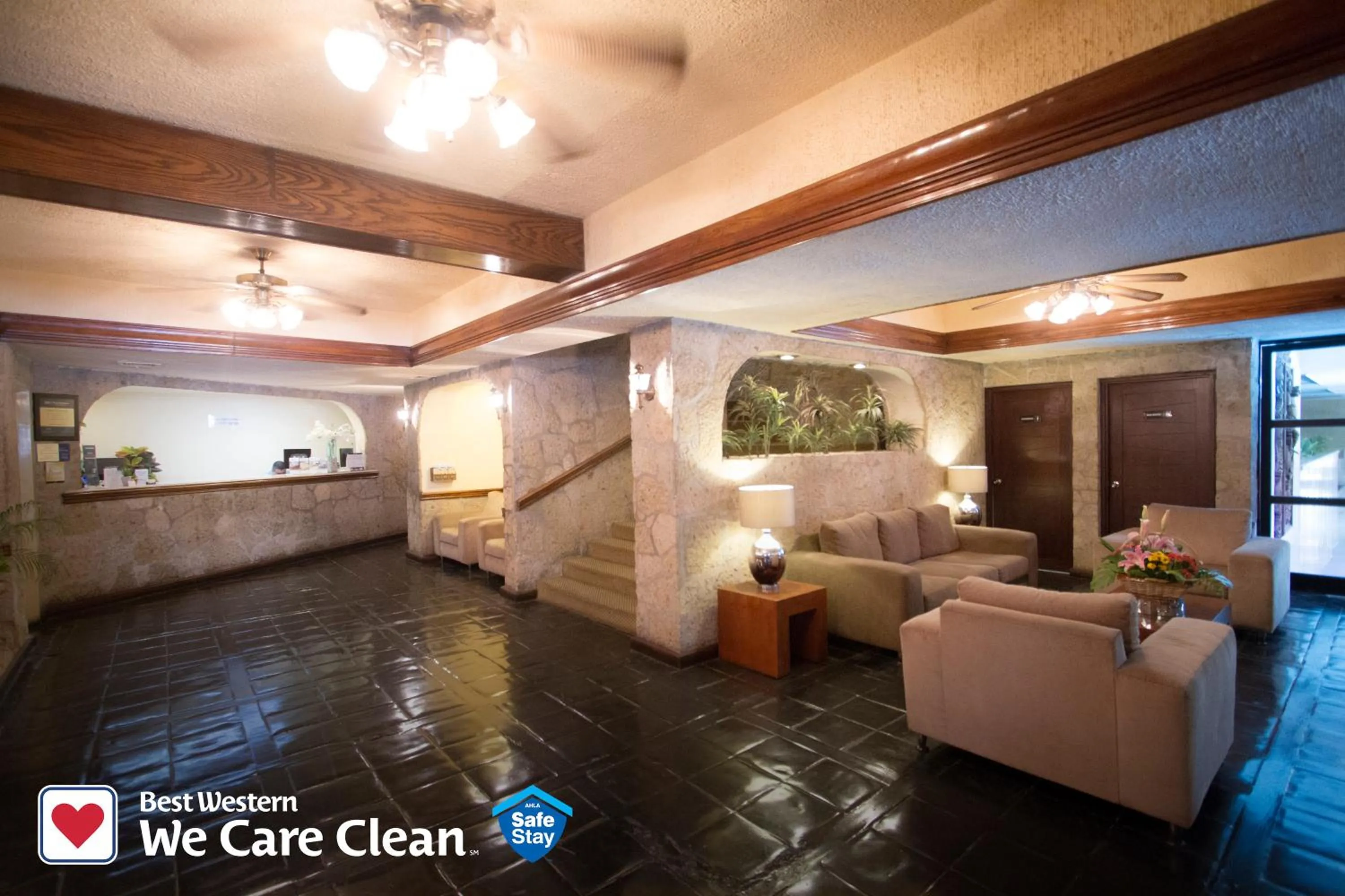 Lobby or reception in Best Western Posada Del Rio