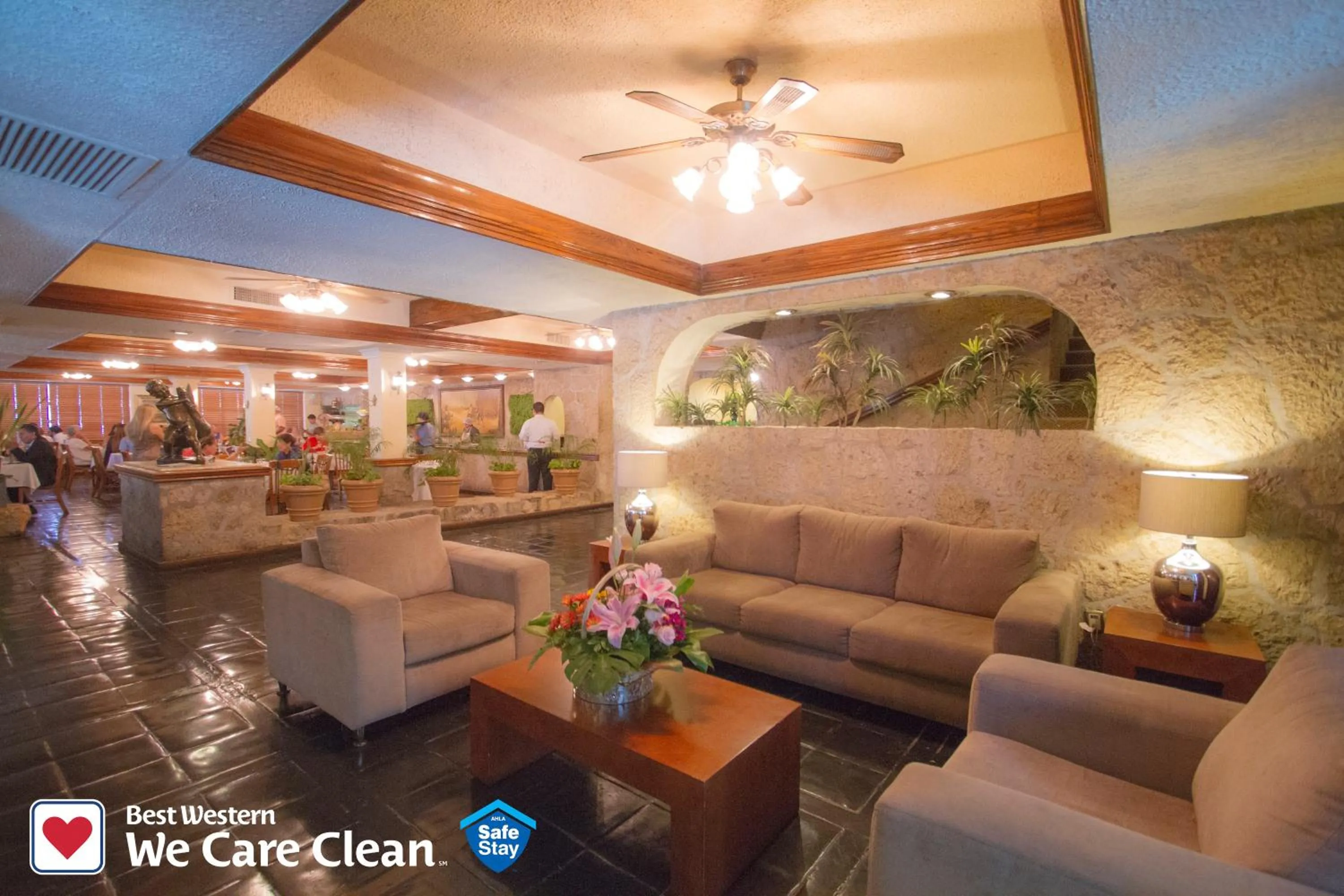 Restaurant/places to eat in Best Western Posada Del Rio