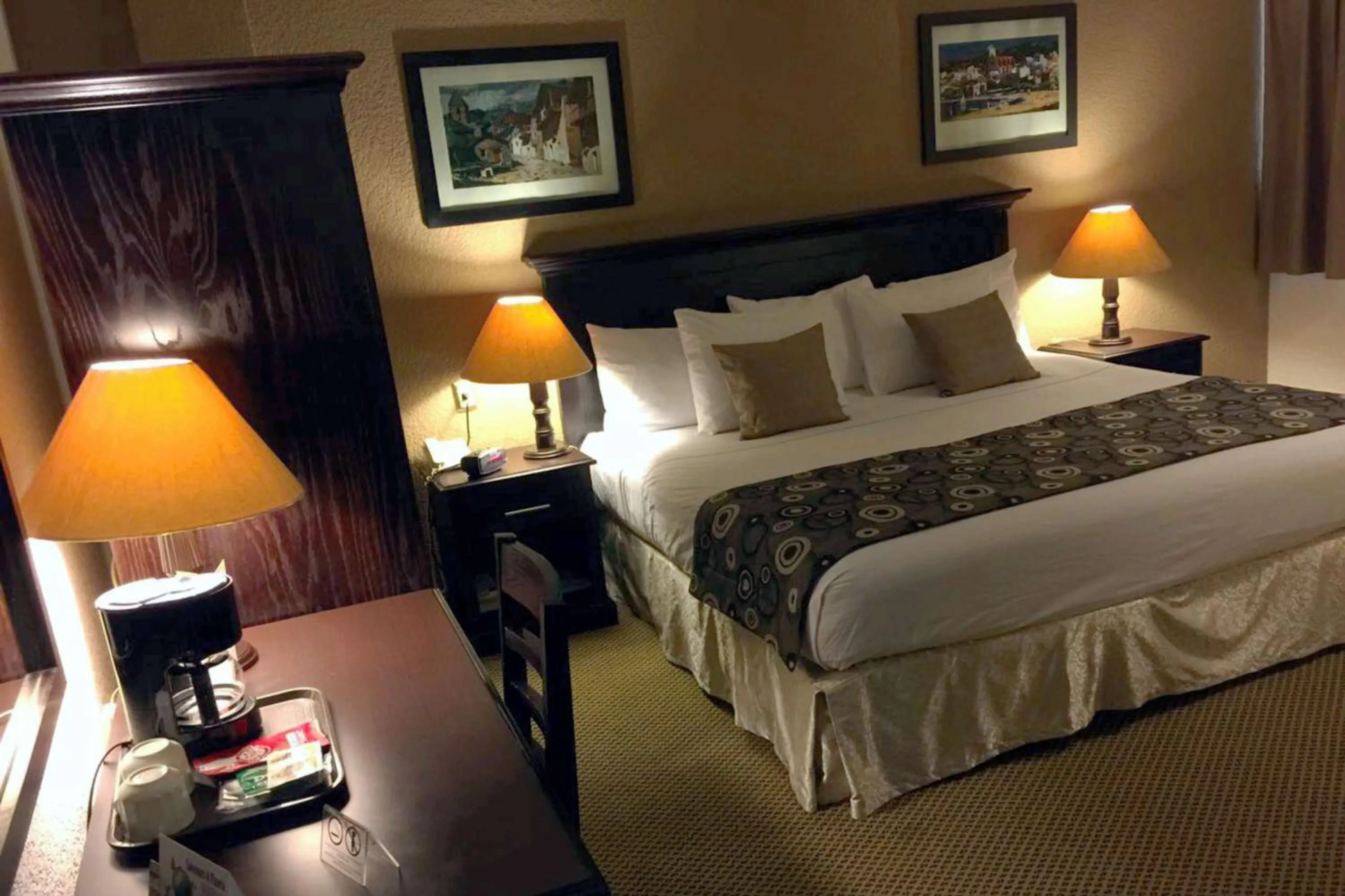 Photo of the whole room, Bed in Best Western Posada Del Rio