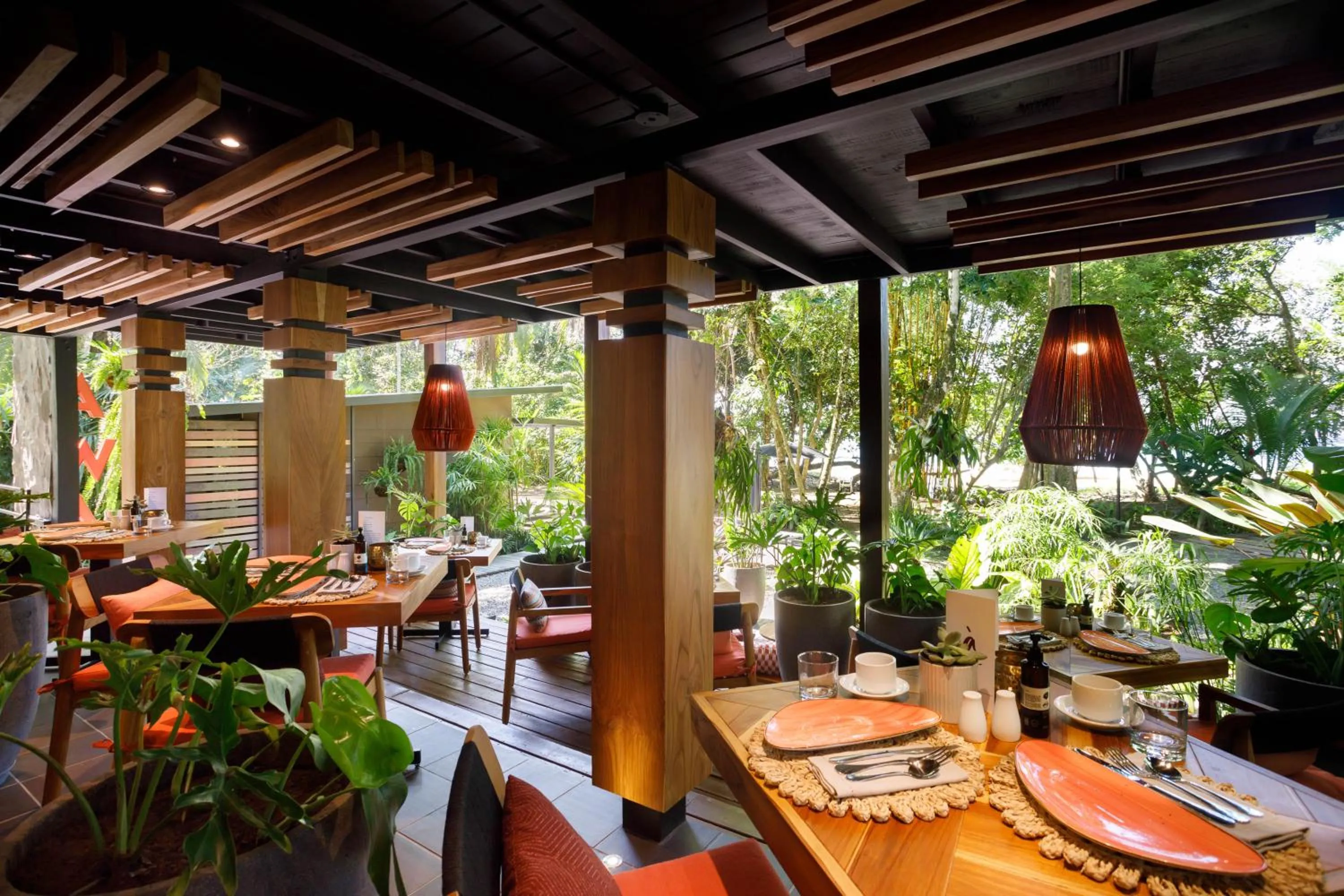 Restaurant/places to eat in awā Beachfront Hotel