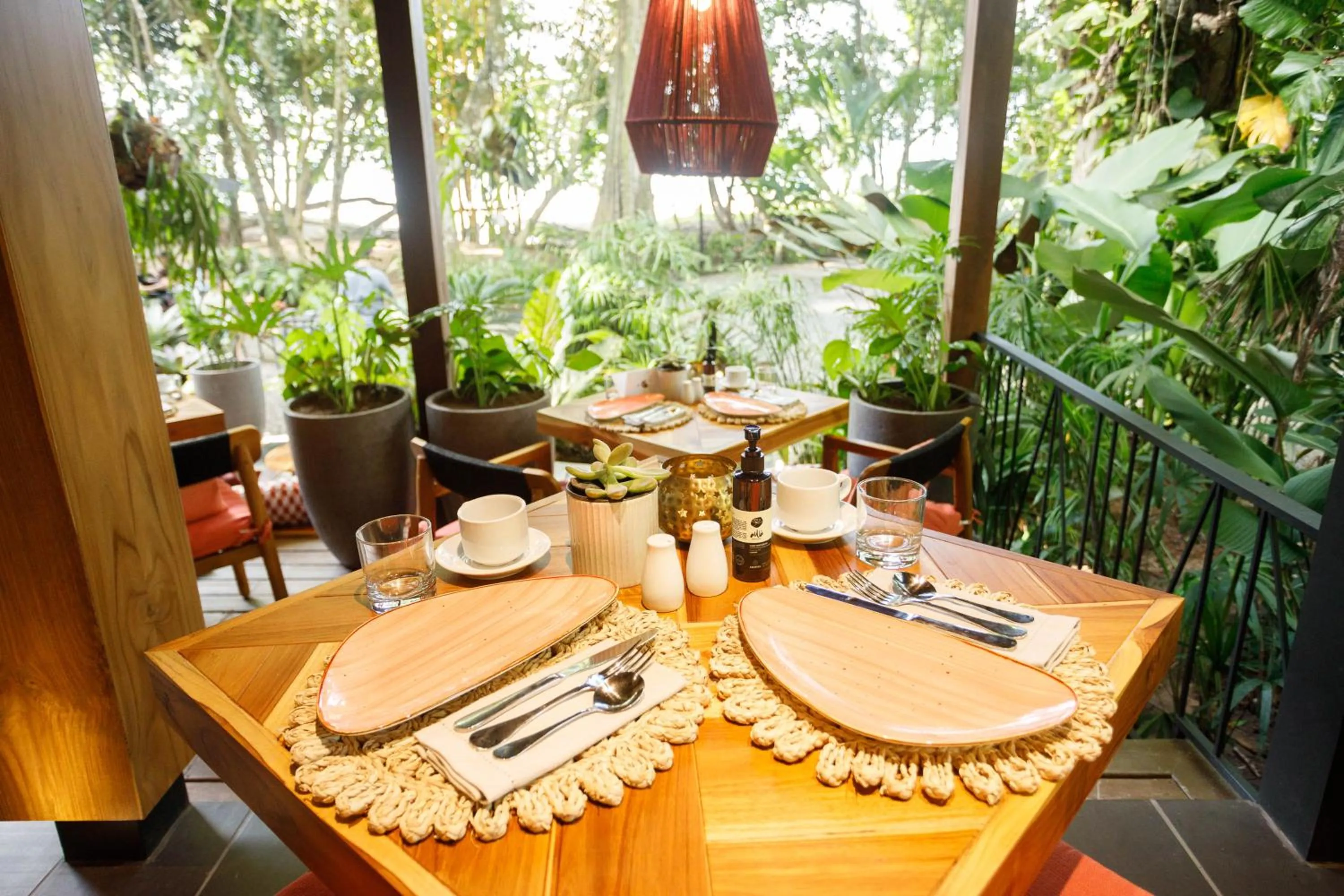 Restaurant/places to eat in awā Beachfront Hotel