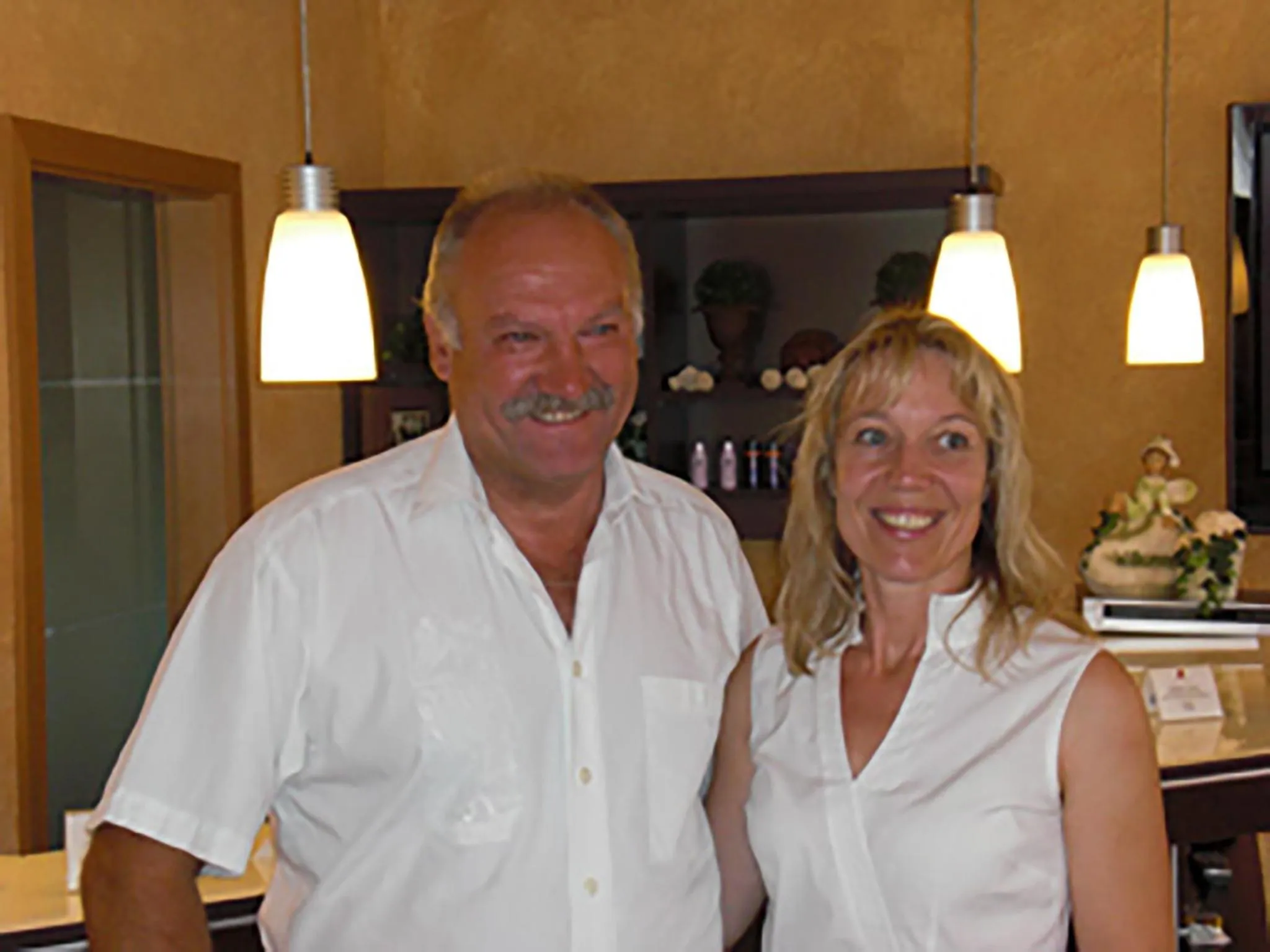 Family in Hotel Sperling mit E-Ladestation