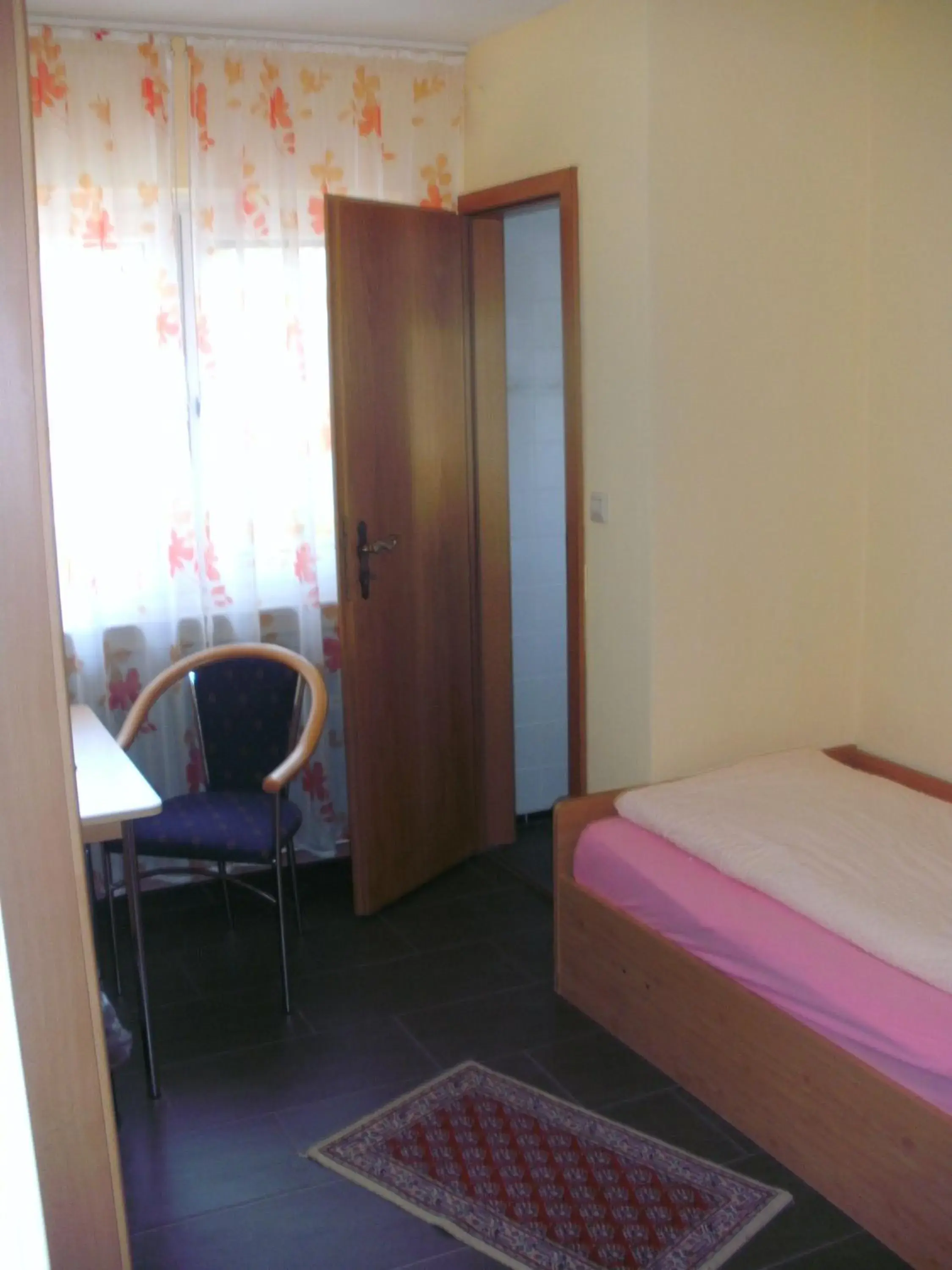 Single Room in Hotel am Hindenburgplatz Single Room in Hotel am Hindenburgplatz