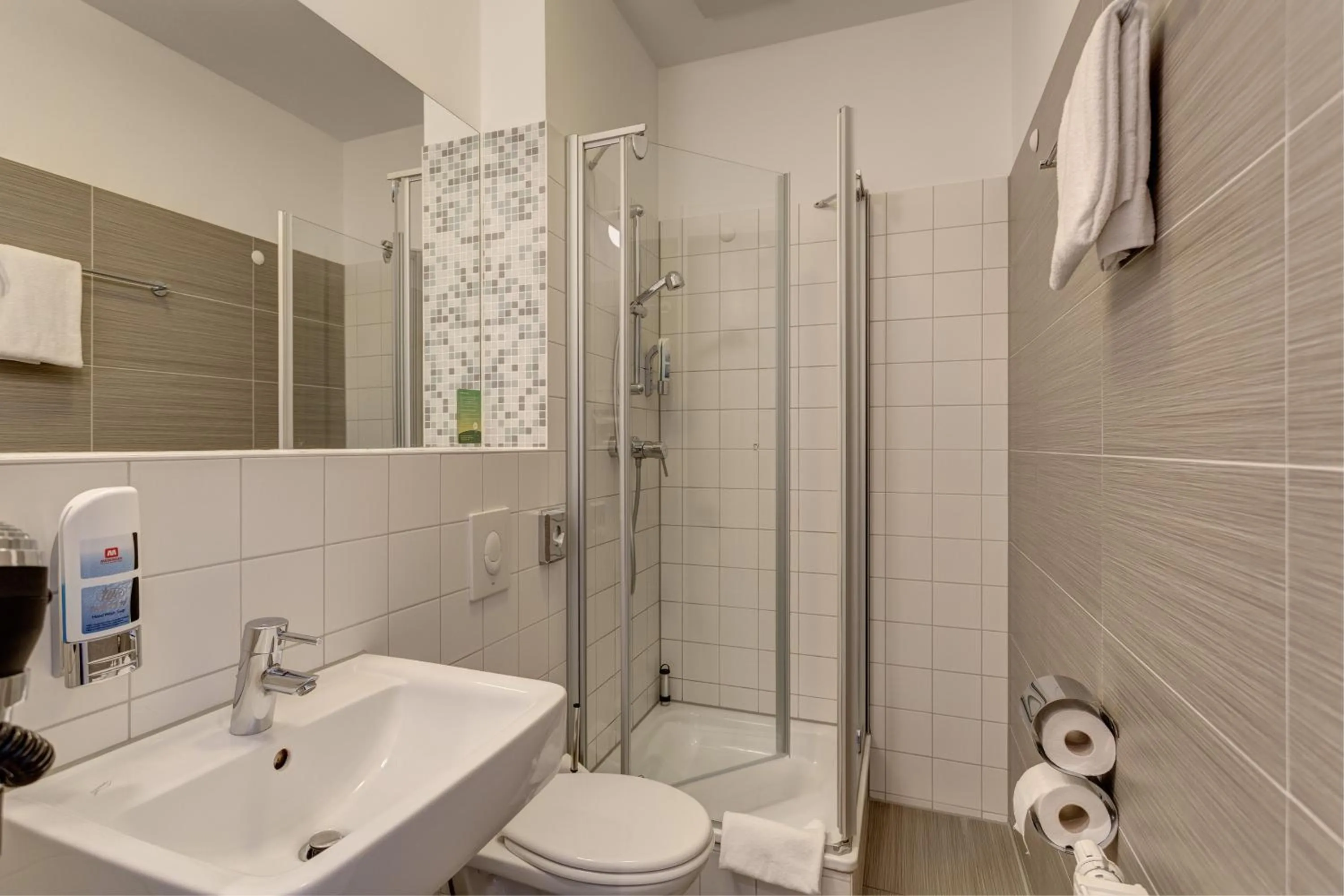 Bathroom in MEININGER Hotel Hamburg City Center