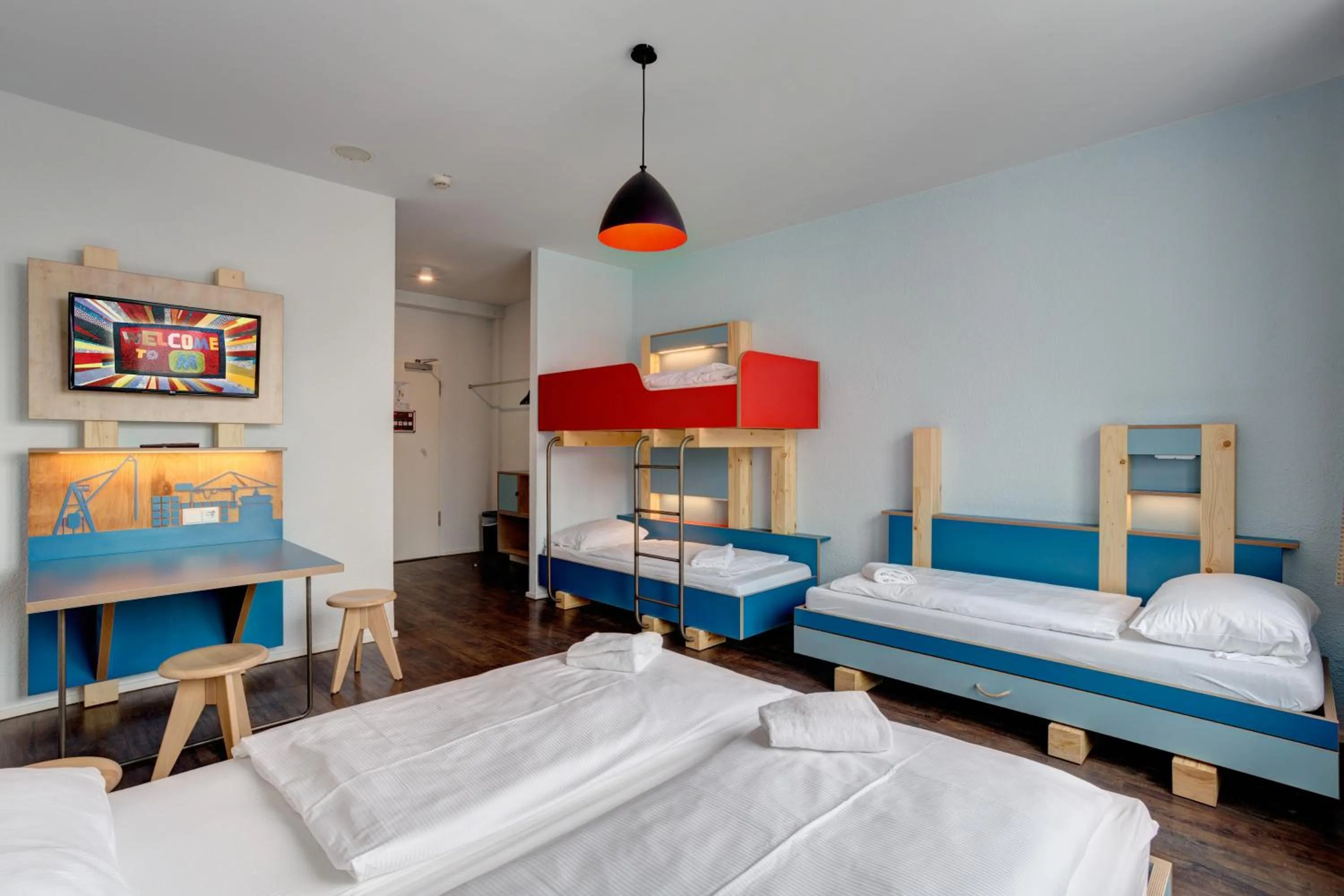 Photo of the whole room, Bed in MEININGER Hotel Hamburg City Center