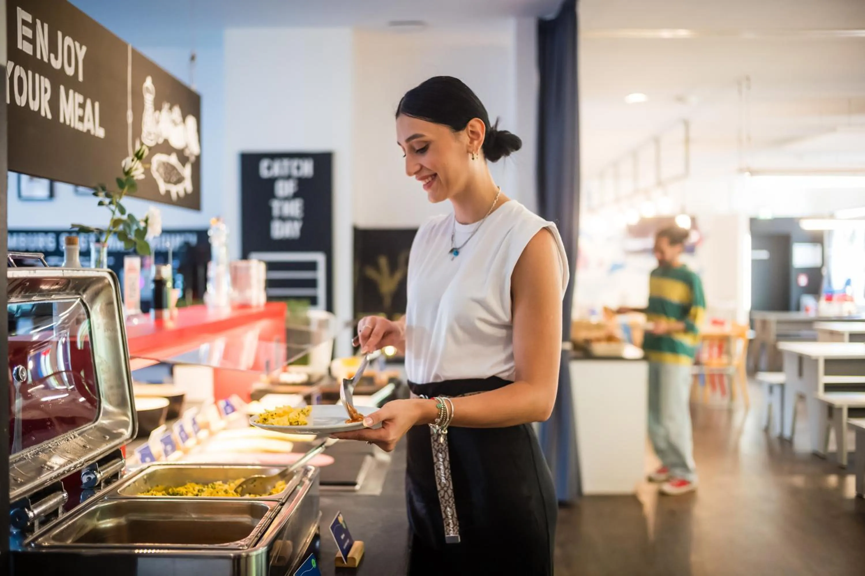 Breakfast in MEININGER Hotel Hamburg City Center