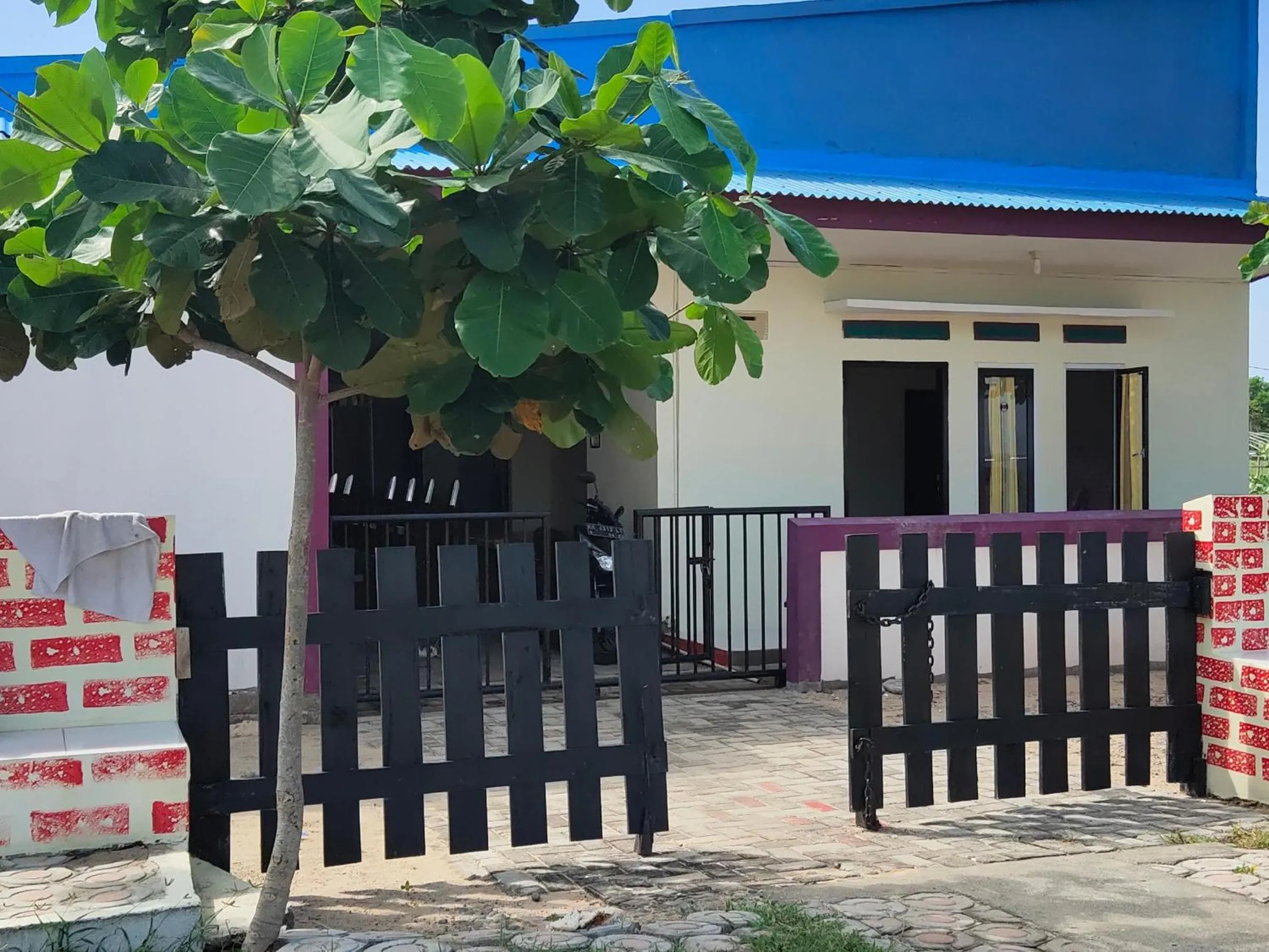 penginapan karanglaut santolo