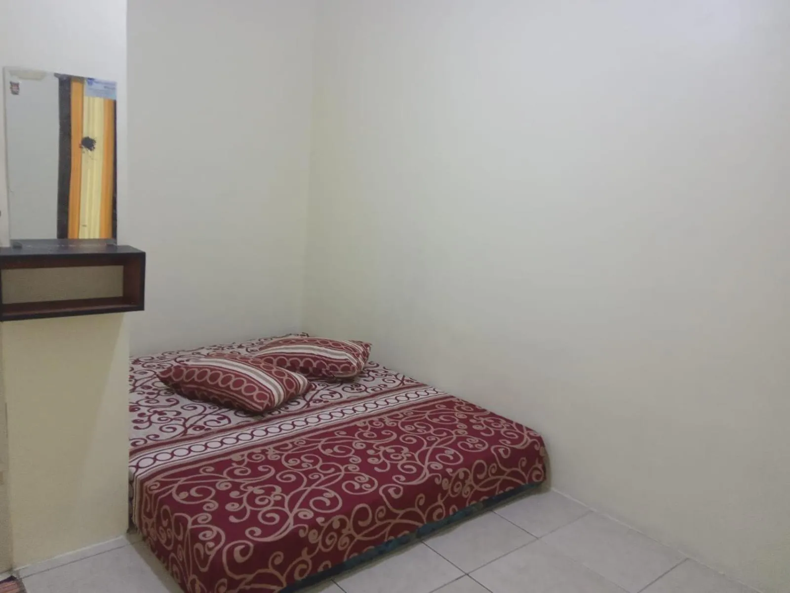 Bedroom, Bed in penginapan karanglaut santolo