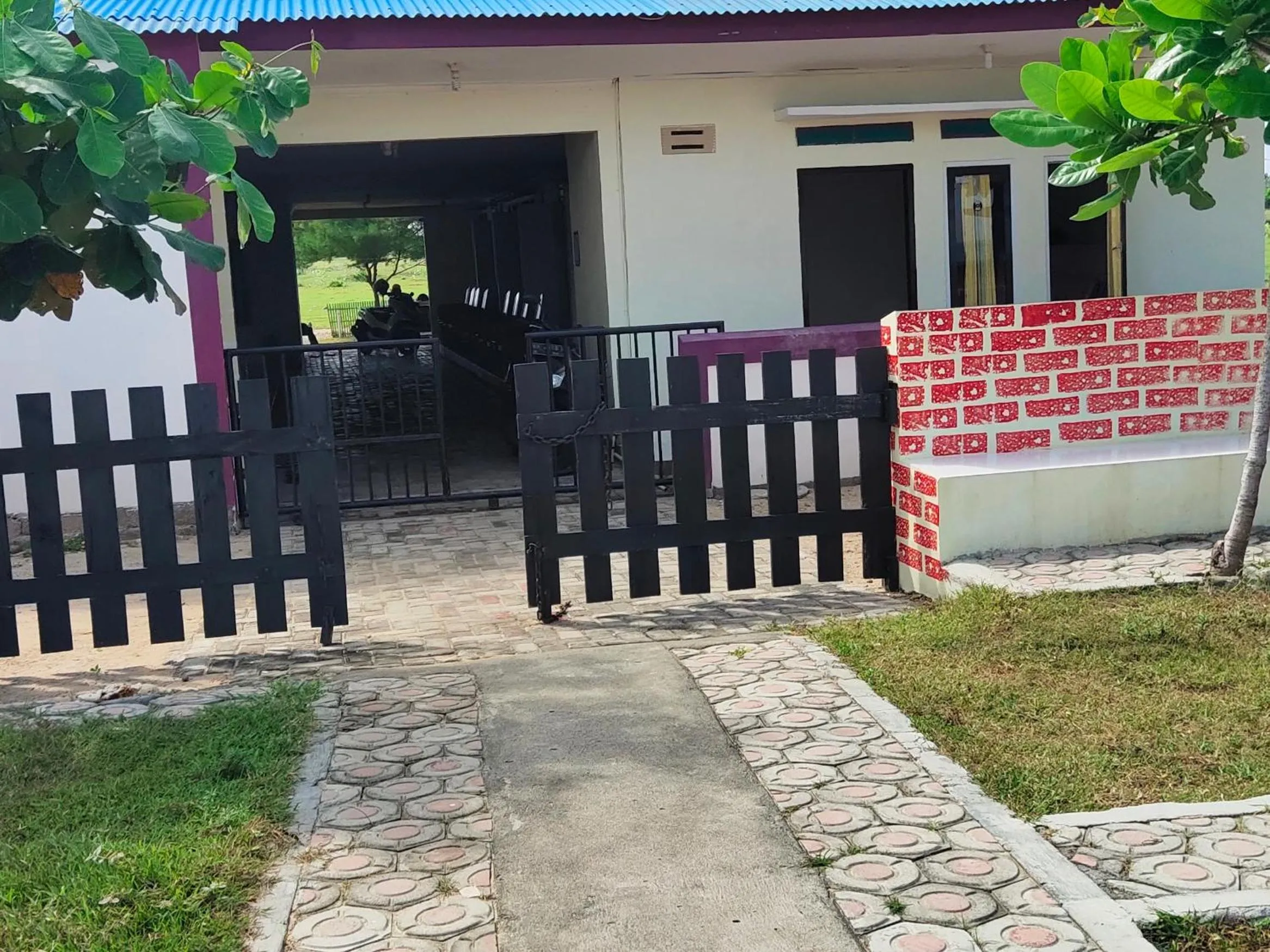 penginapan karanglaut santolo