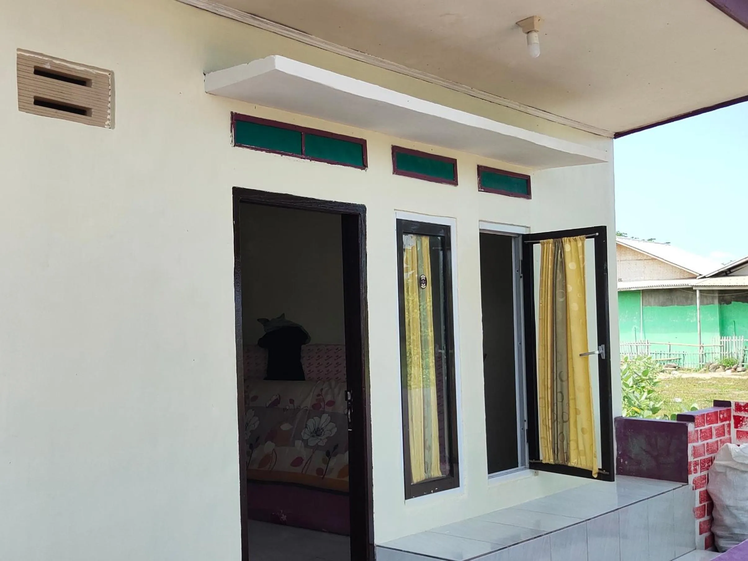 penginapan karanglaut santolo