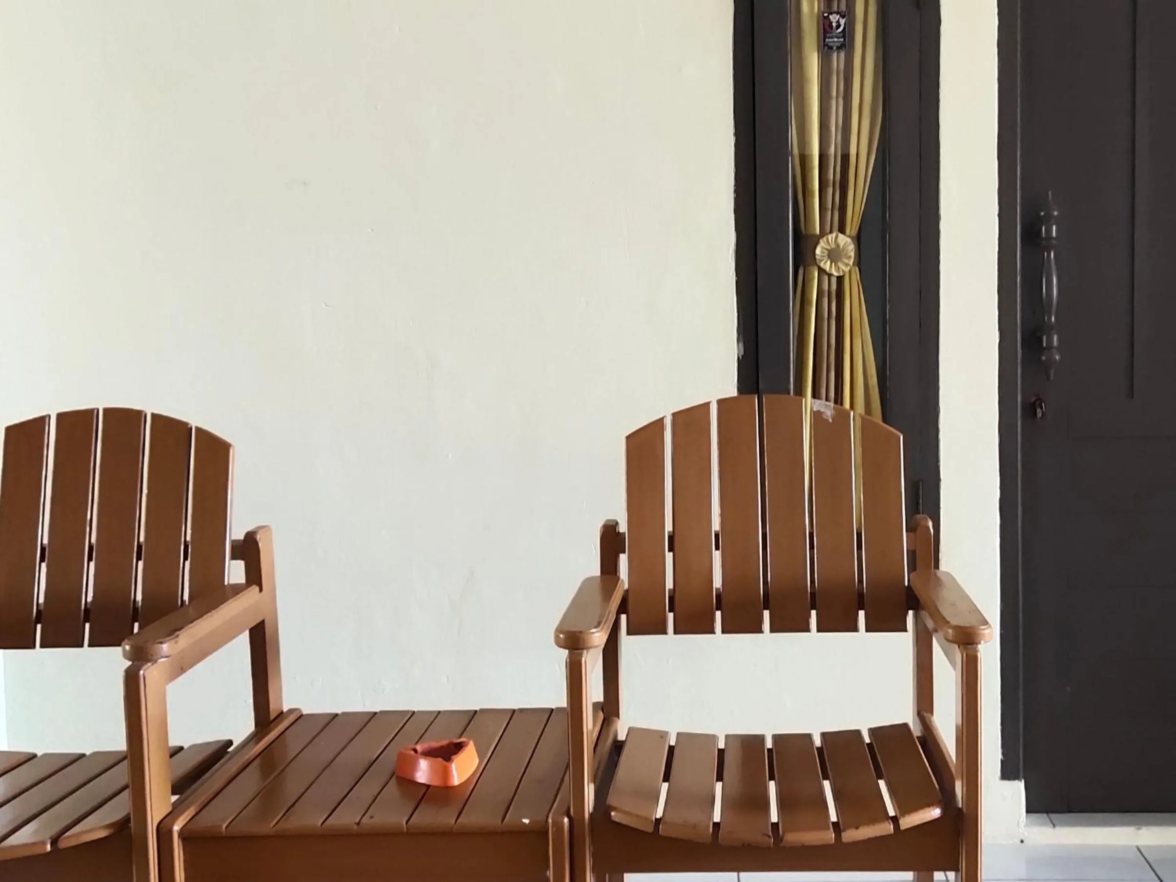 penginapan karanglaut santolo