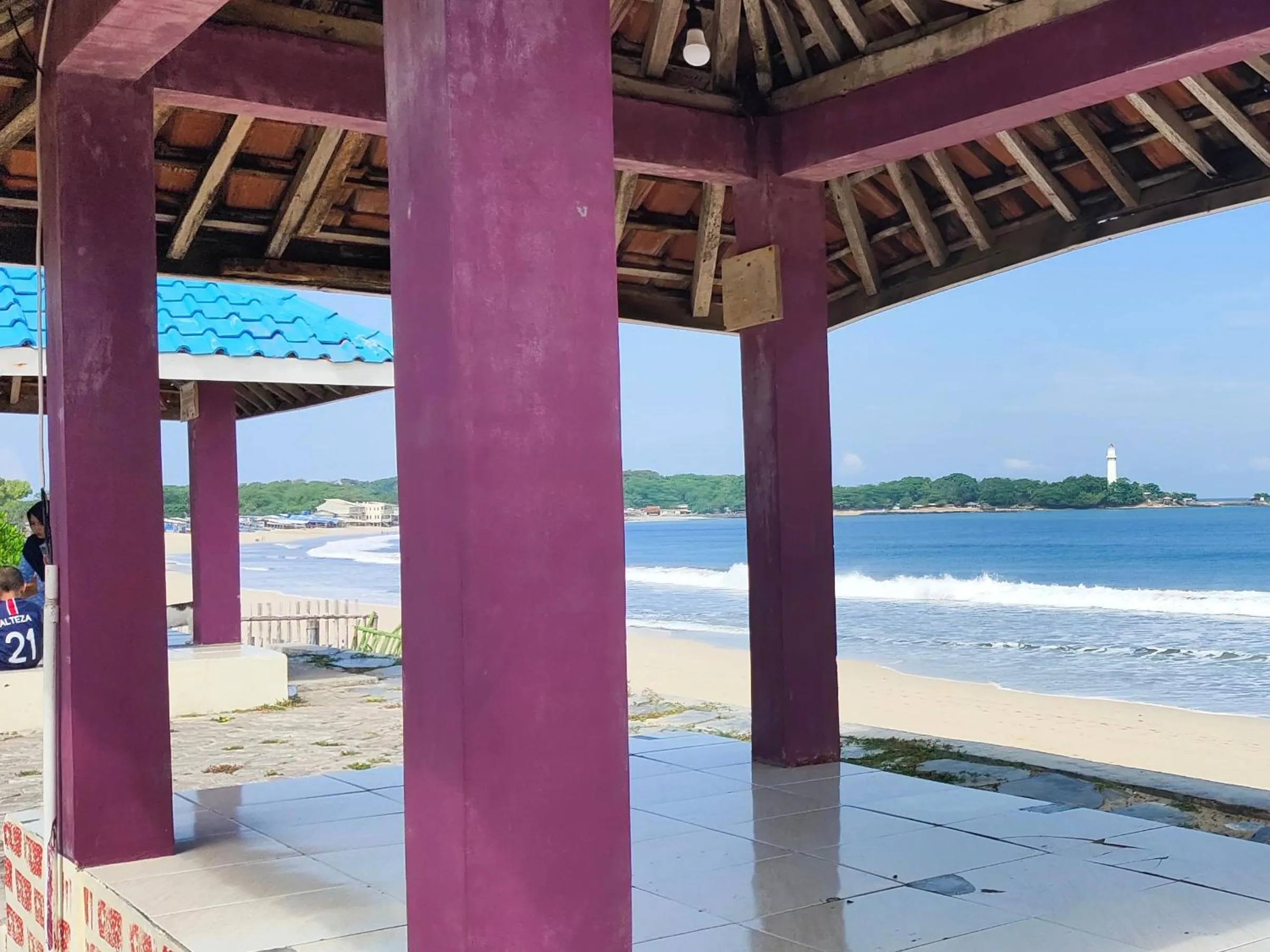 penginapan karanglaut santolo